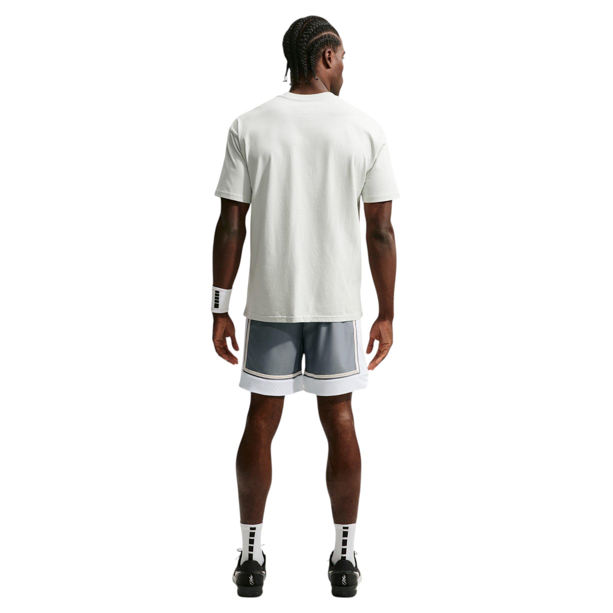 Nike Men's Standard Issue Dri-FIT 6" Basketball Shorts - GREY