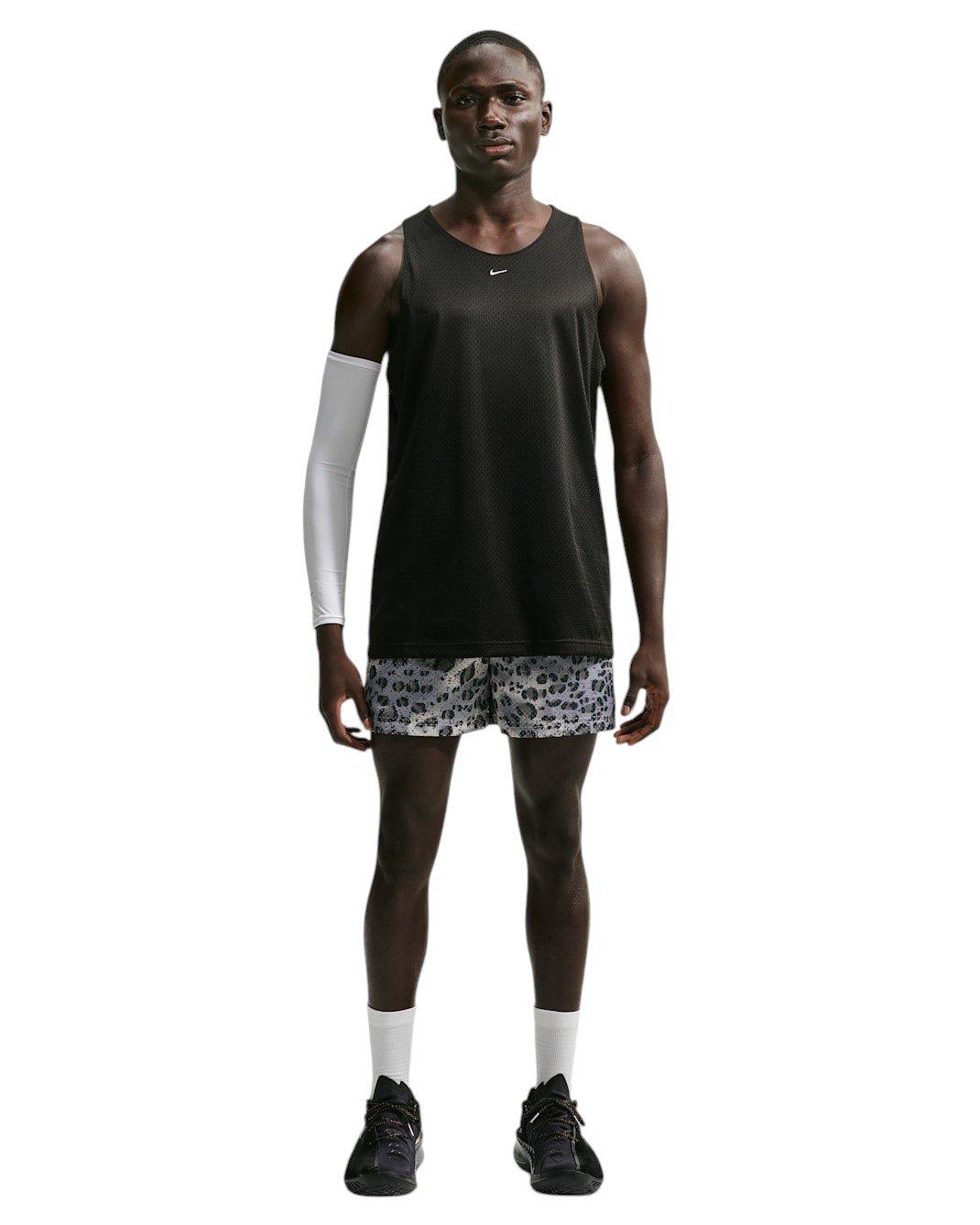 Nike Men's Standard Issue 5" Basketball Shorts - GREY