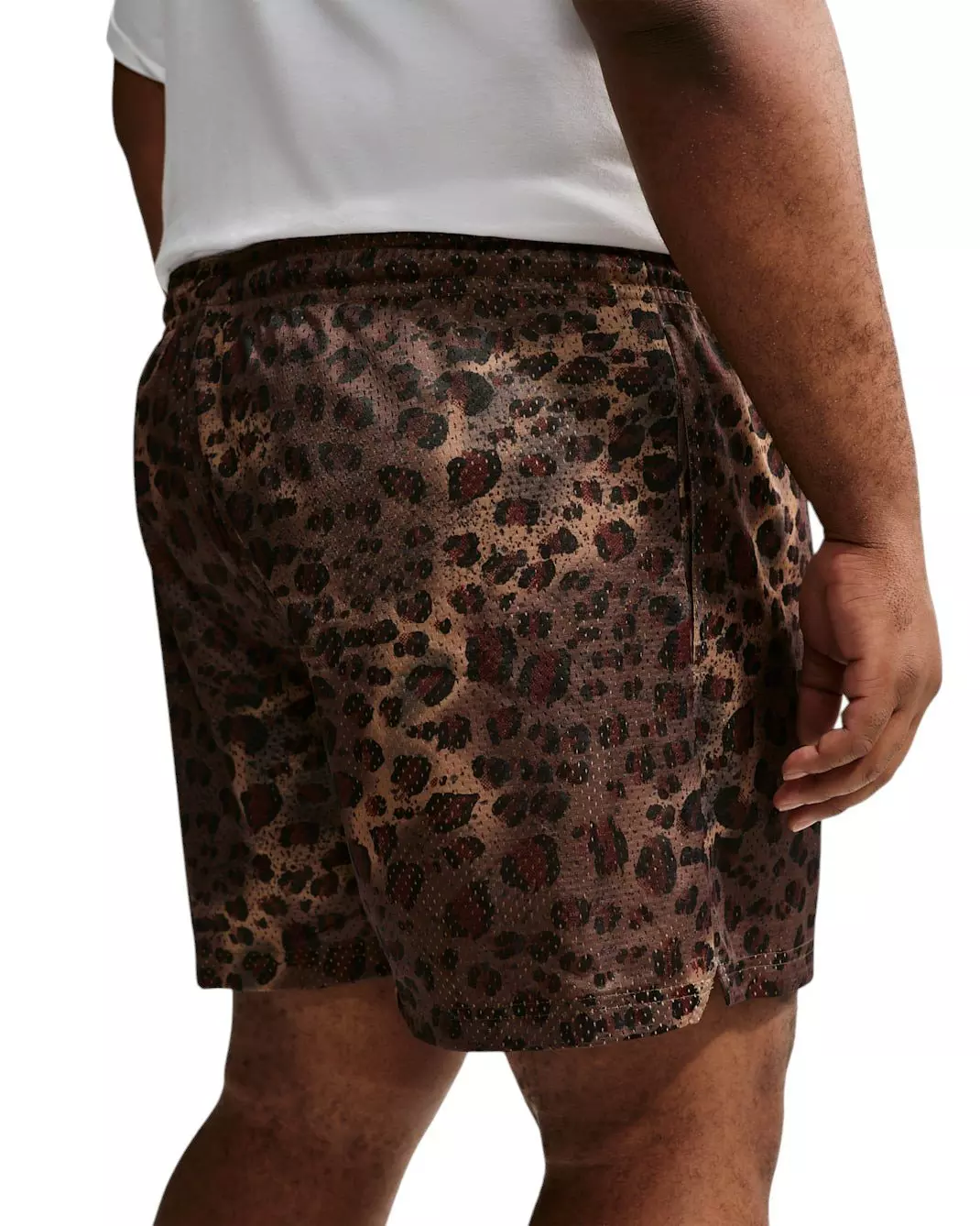 Nike Men's Standard Issue 5" Basketball Shorts - BROWN