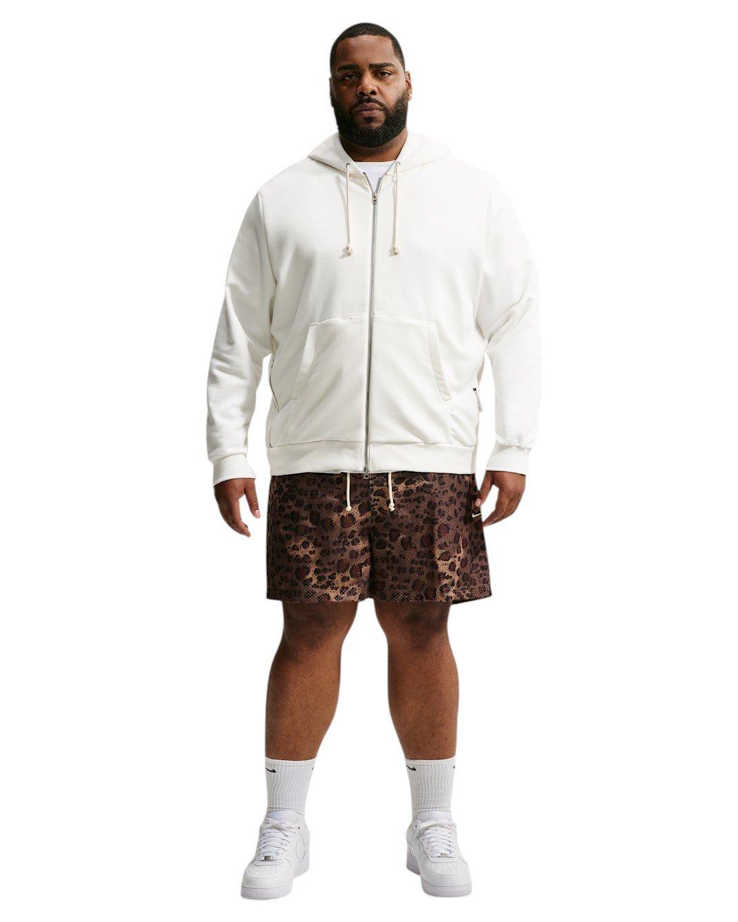 Nike Men's Standard Issue 5" Basketball Shorts - BROWN