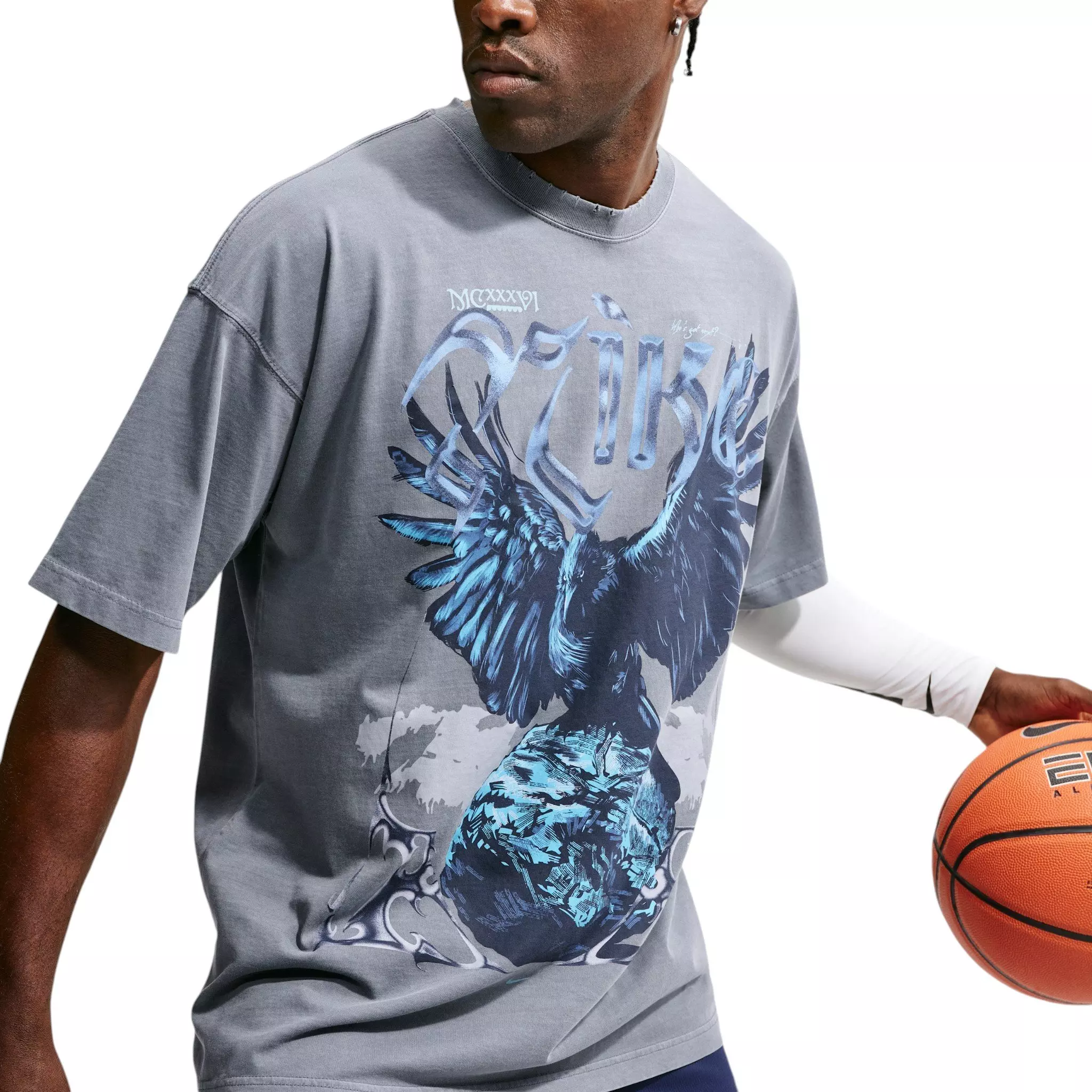 Nike Men's Crow Basketball Oversized T-Shirt - GREY