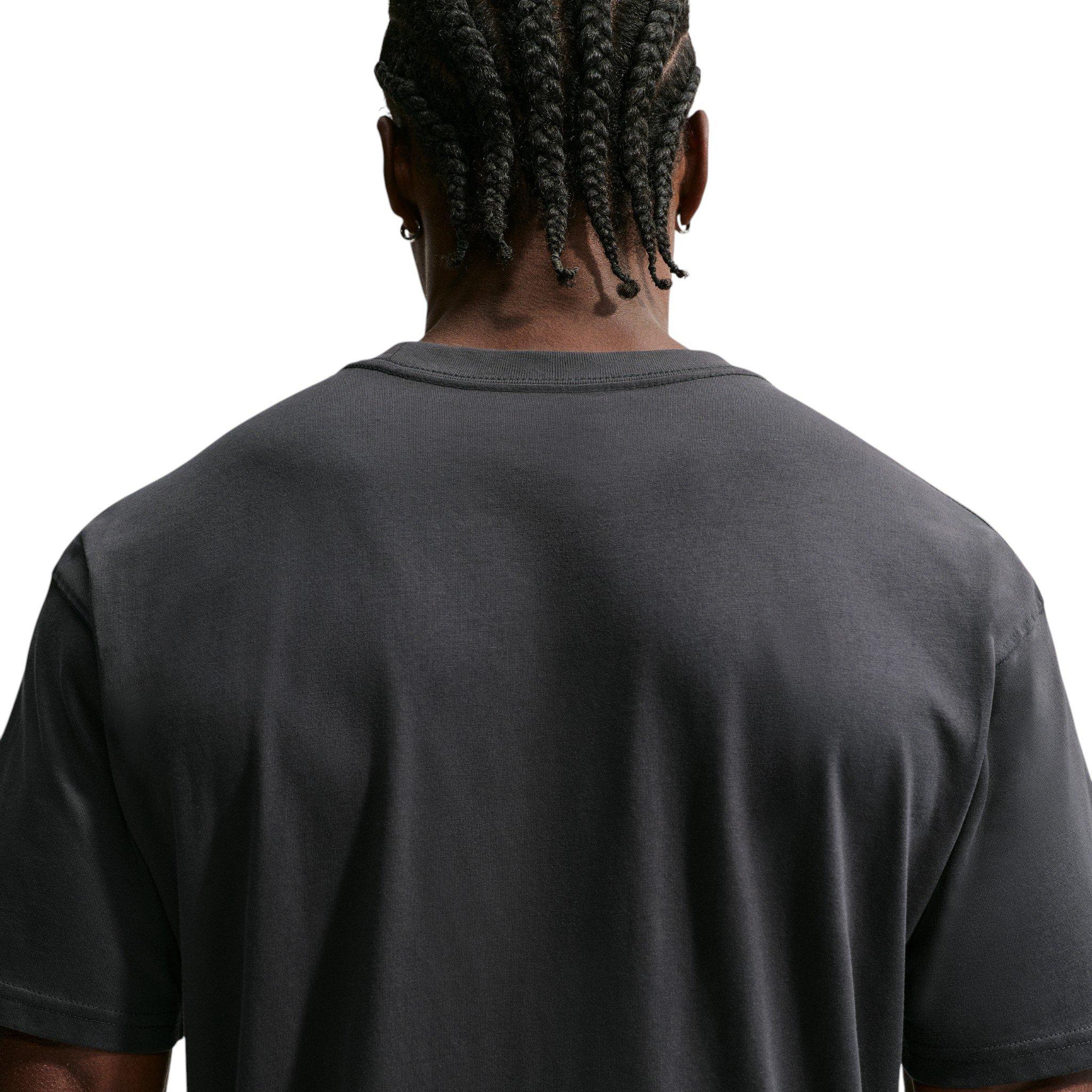 Nike Men's Spiked Basketball T-Shirt - BLACK Thumbnail View 2