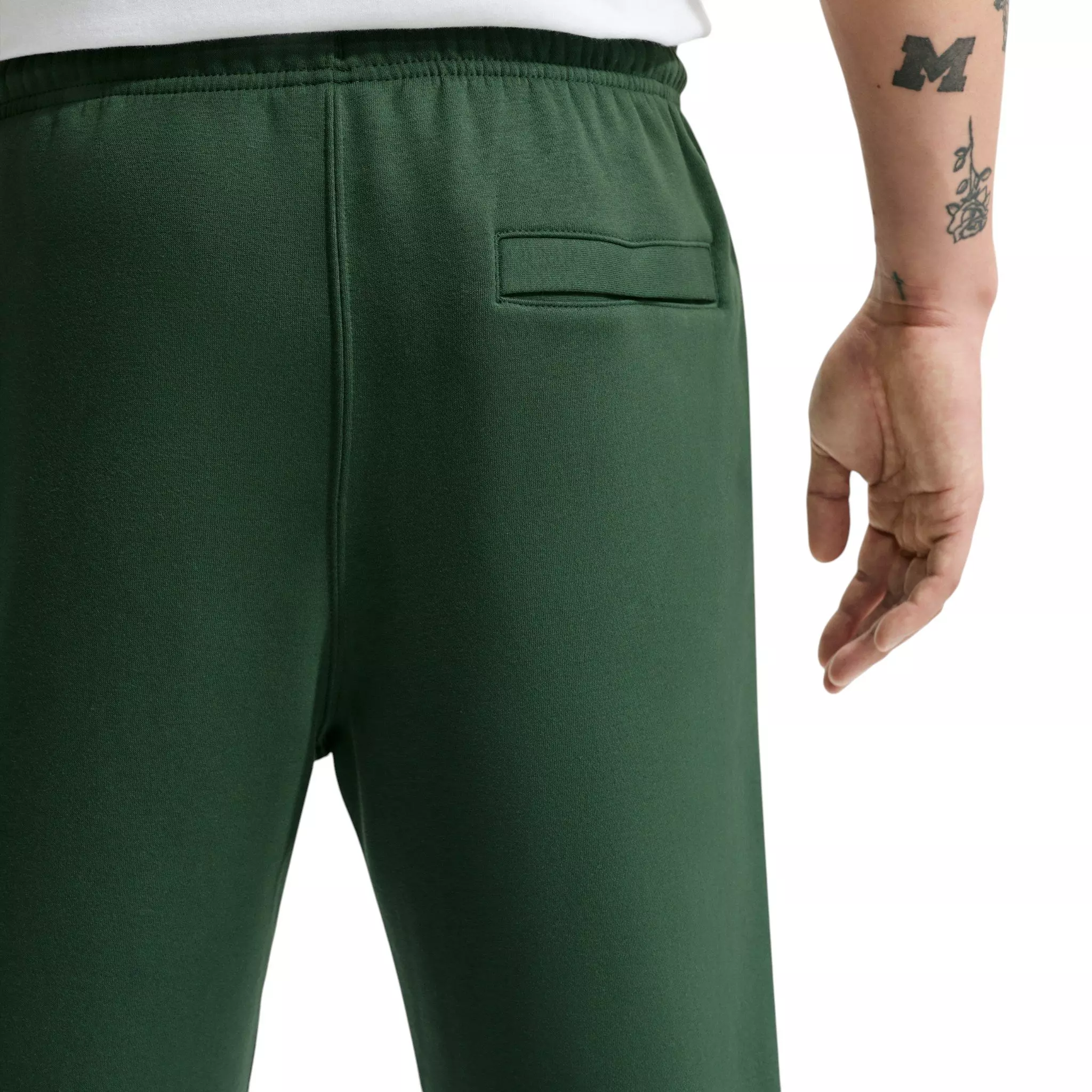 Nike Men's Sportswear Club Joggers - GREEN