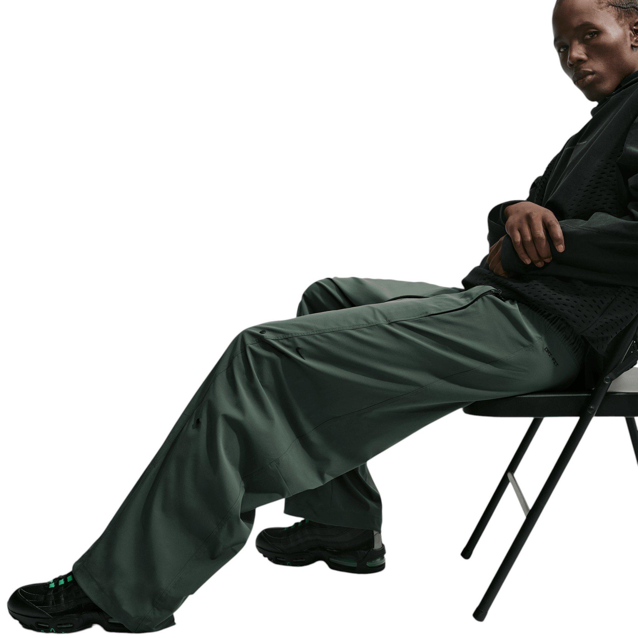 Nike Men's Tech Helios Dri-FIT Pants - GREEN