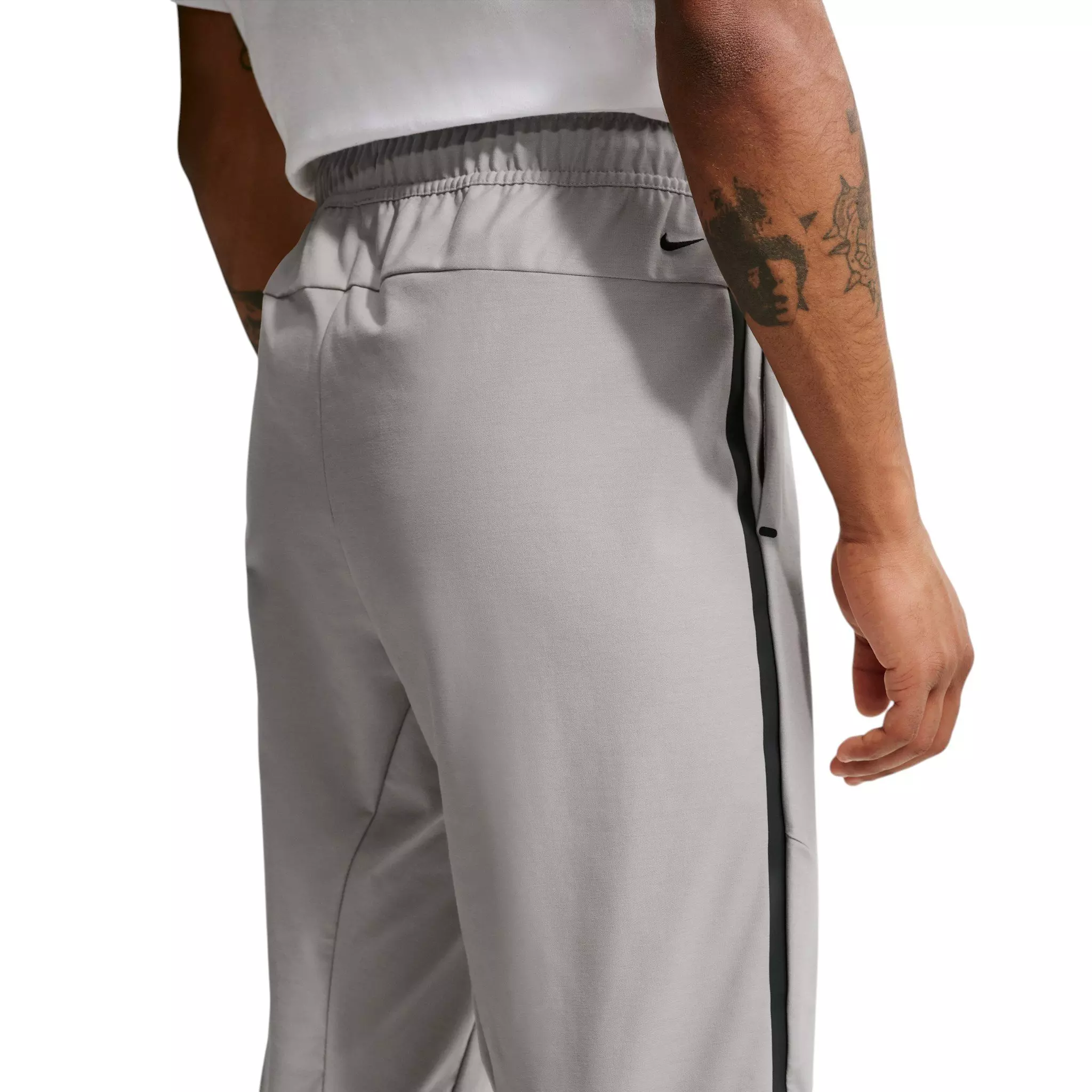 Nike Men's Tech Dri-FIT Shori Knit Pants - GREY