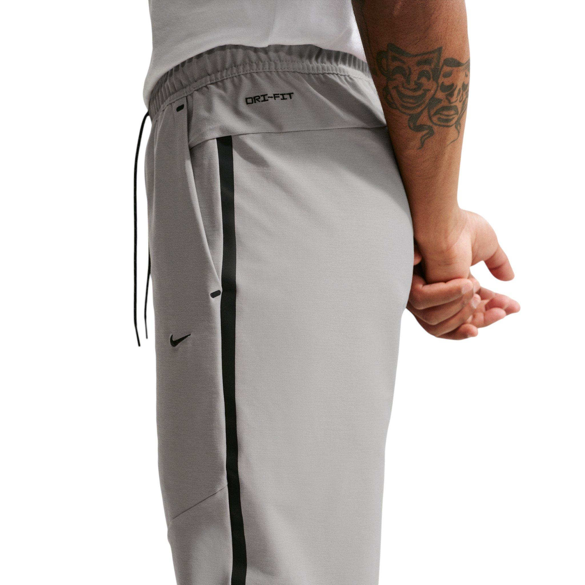 Nike Men's Tech Dri-FIT Shori Knit Pants - GREY