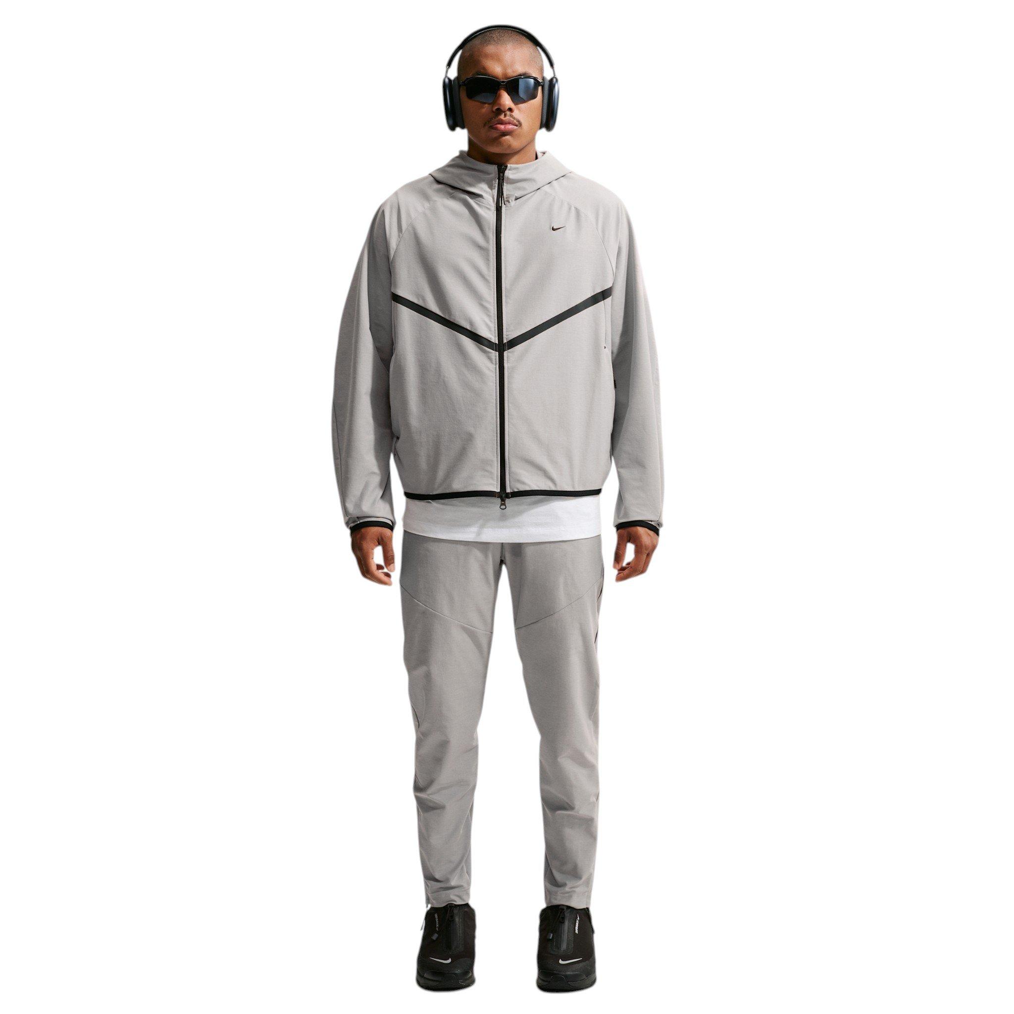 Nike Men's Tech Dri-FIT Shori Knit Pants - GREY