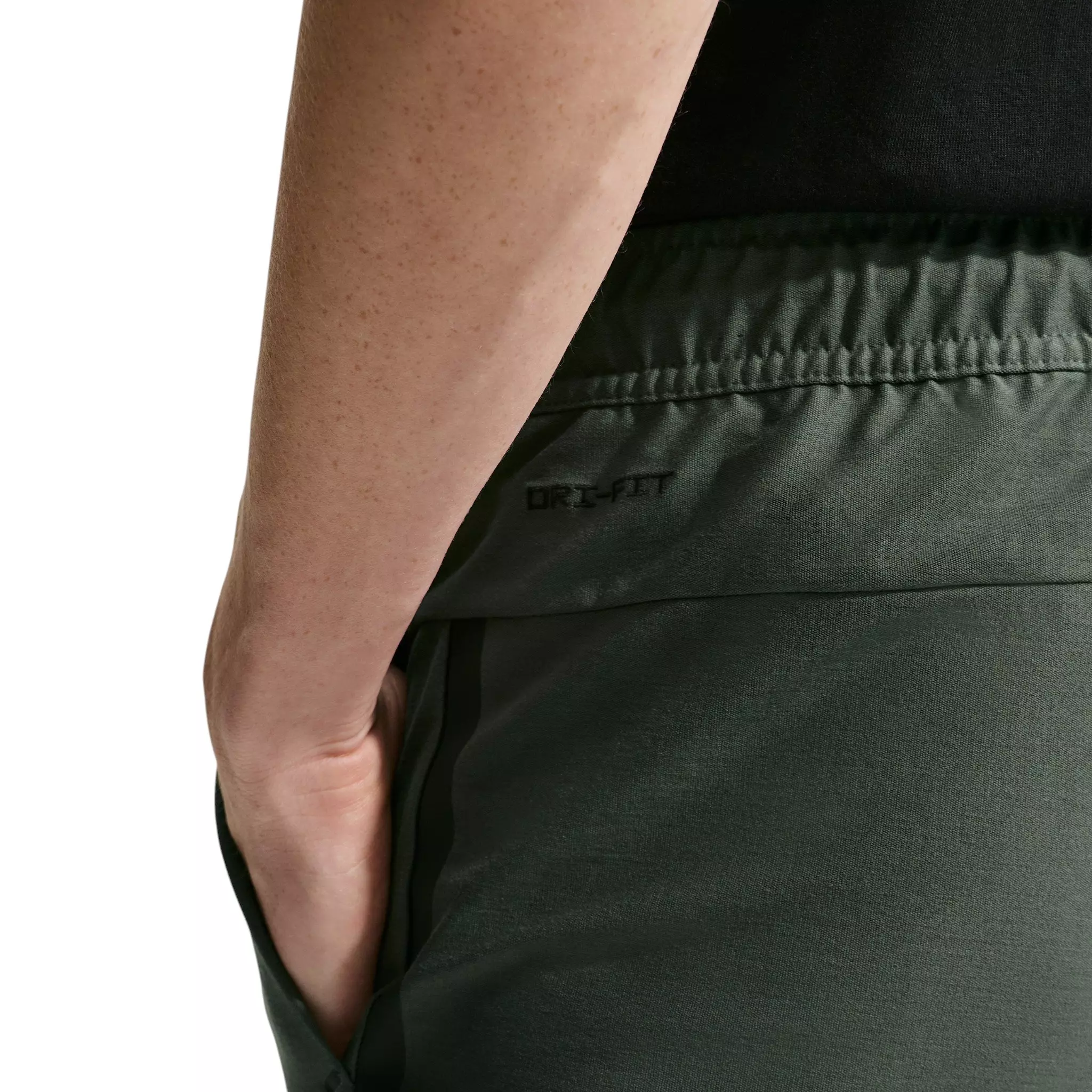 Nike Men's Tech Dri-FIT Shori Knit Pants - GREEN