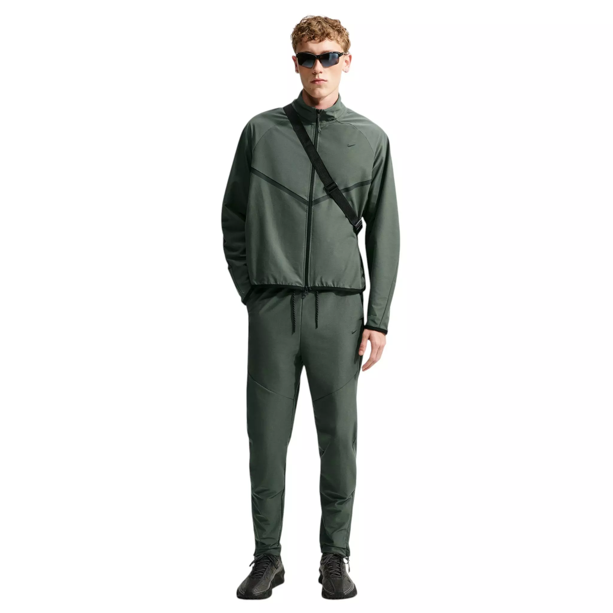 Nike Men's Tech Dri-FIT Shori Knit Pants - GREEN