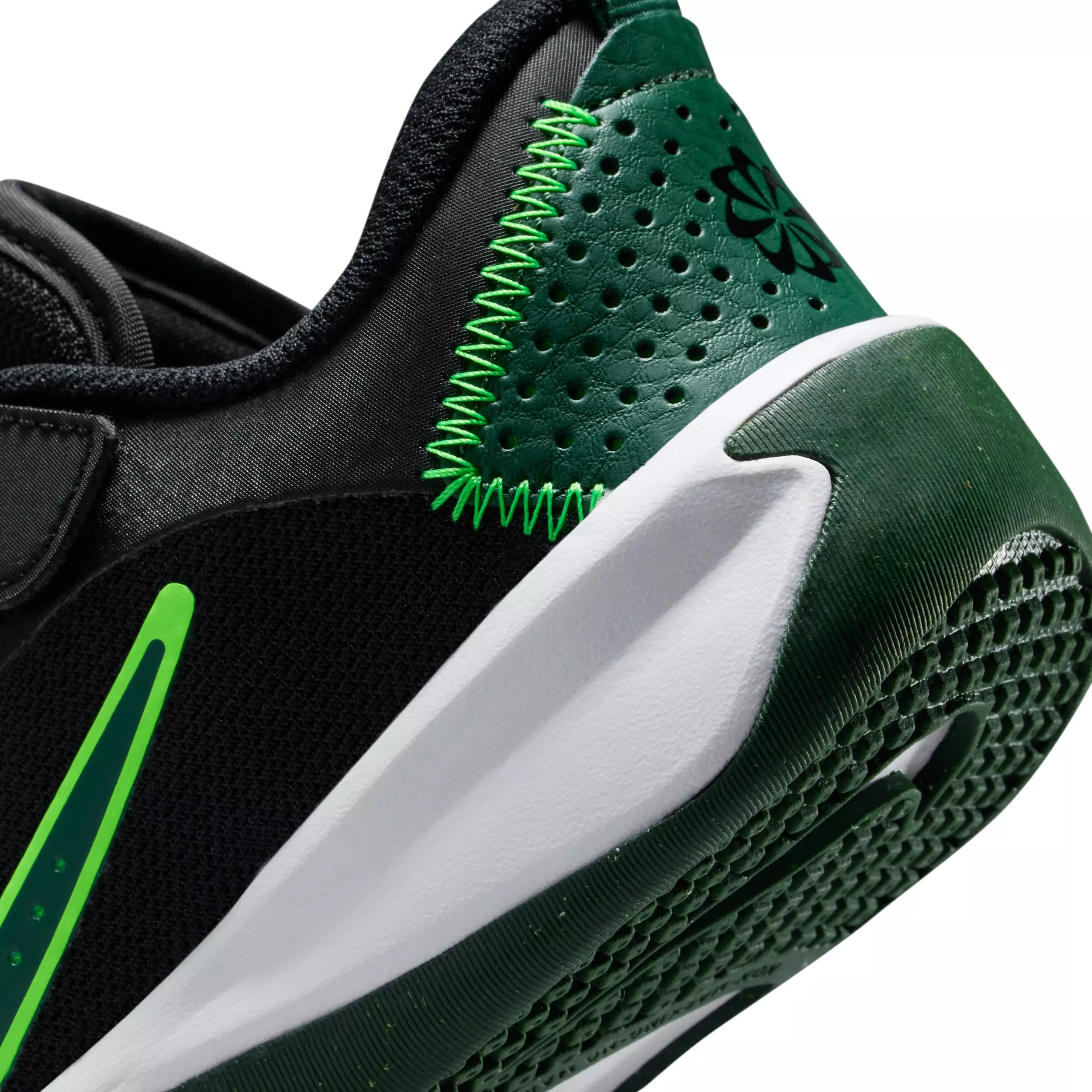 Nike Omni Multi-Court "Black/Green Strike/Fir" Preschool Boys' Shoe - BLACK/GREEN/FIR