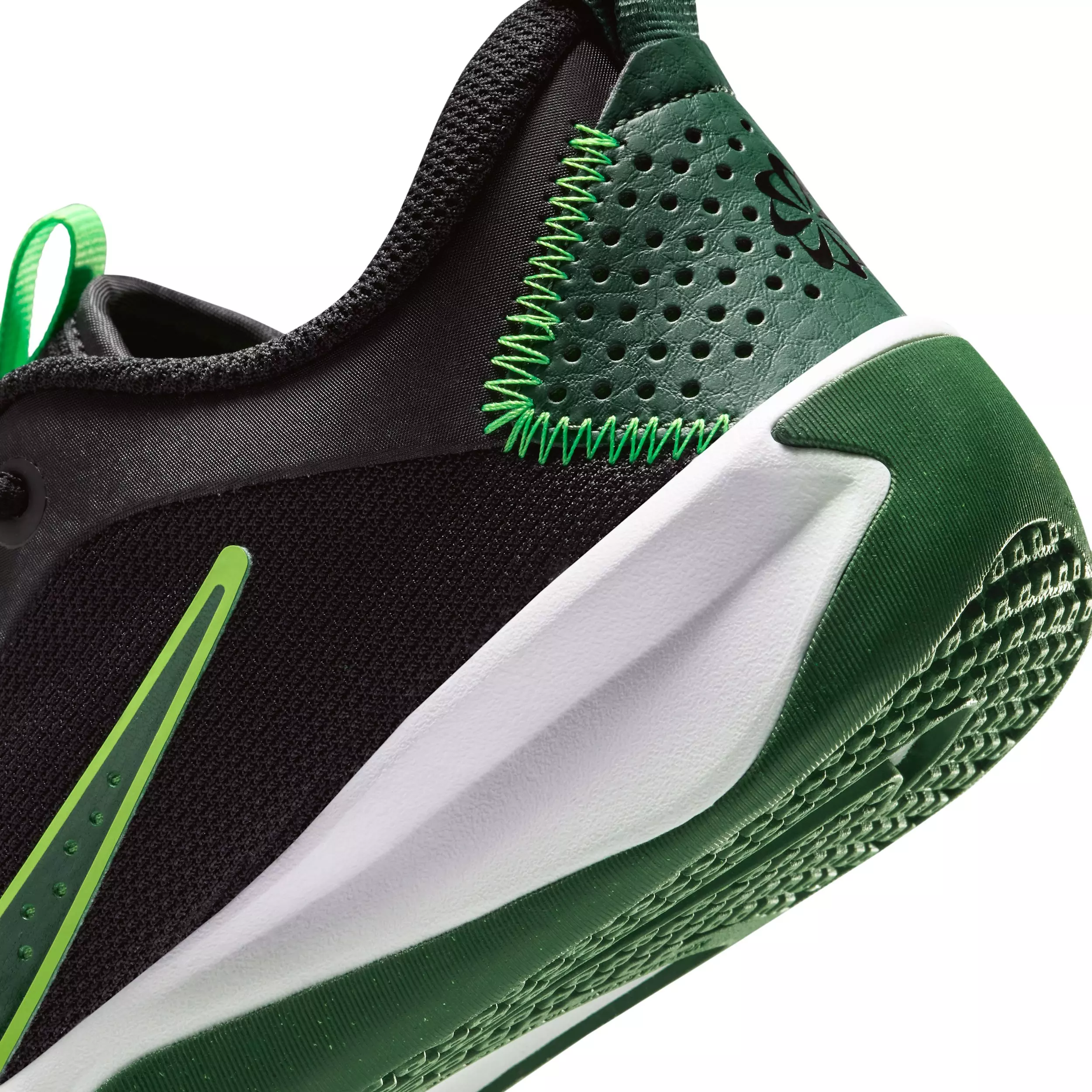 Nike Omni Multi-Court "Black/Green Strike/Fir" Grade School Boys' Shoe - BLACK/GREEN/FIR