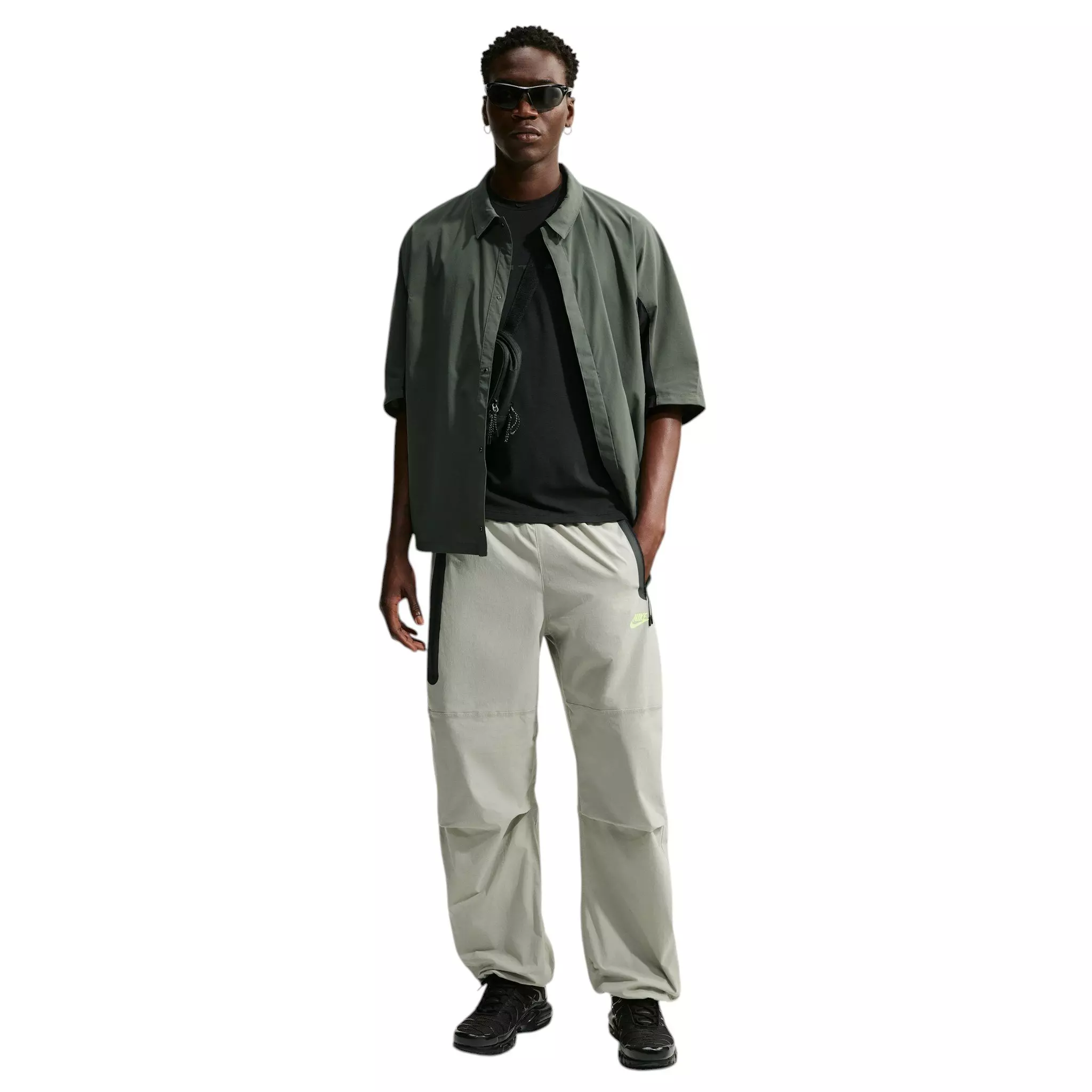 Nike Men's Tech Dri-FIT Woven Pants - GREEN