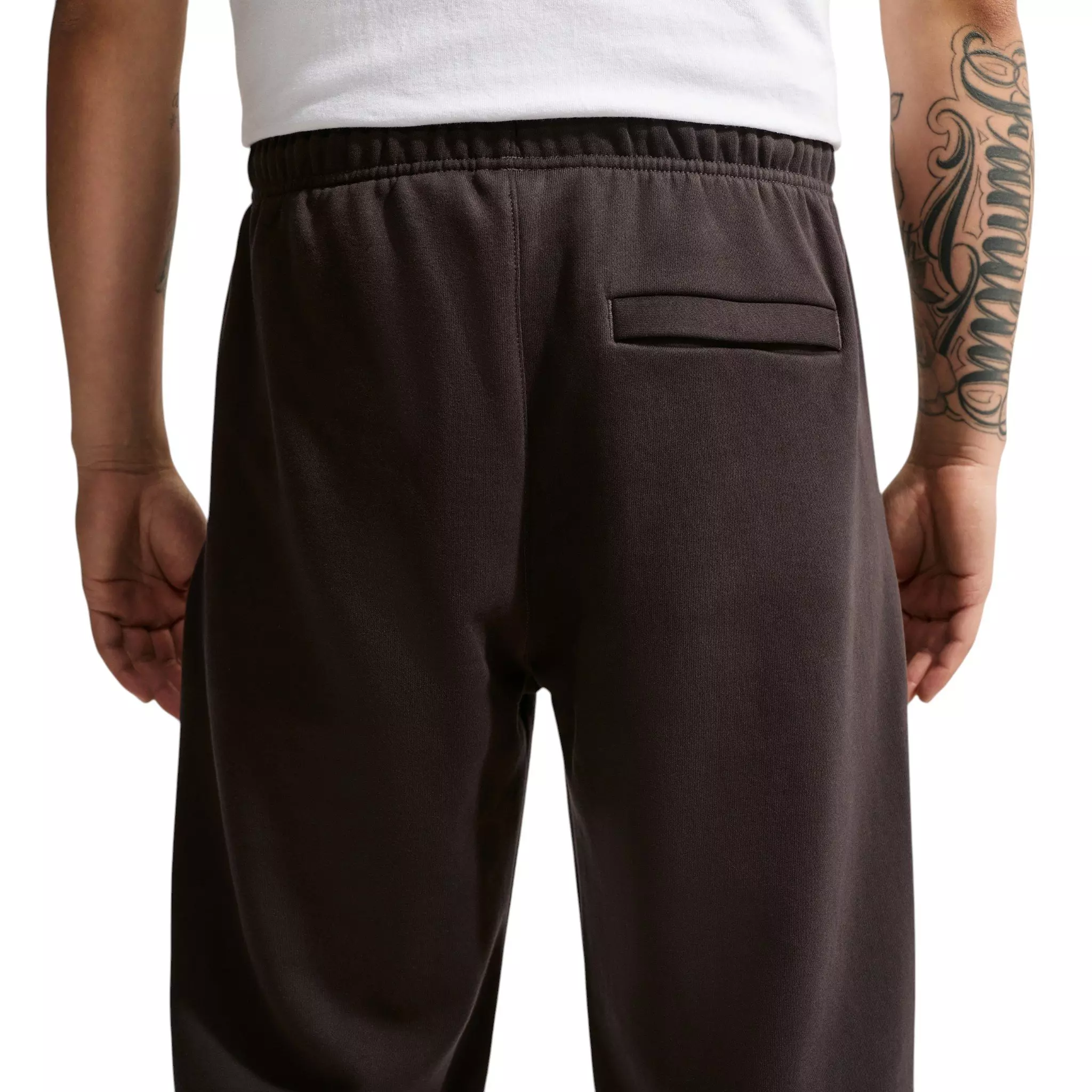Nike Men's Solo Swoosh Cuffed Pants - BROWN