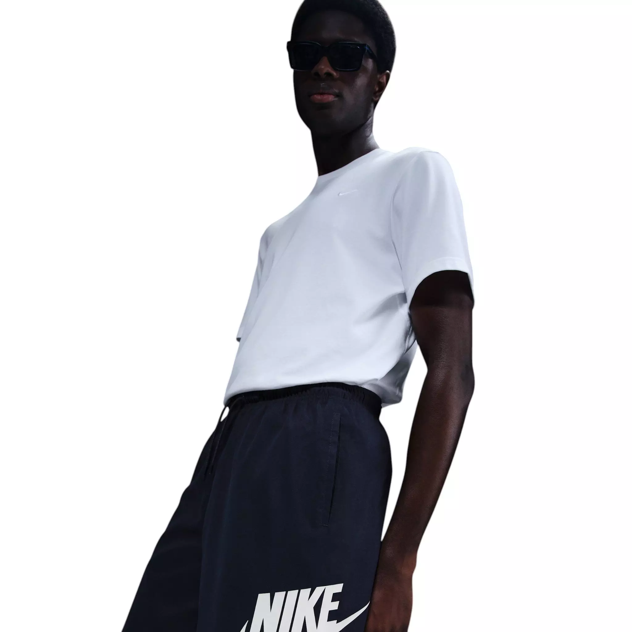 Nike Men's Club Woven Shorts - BLUE