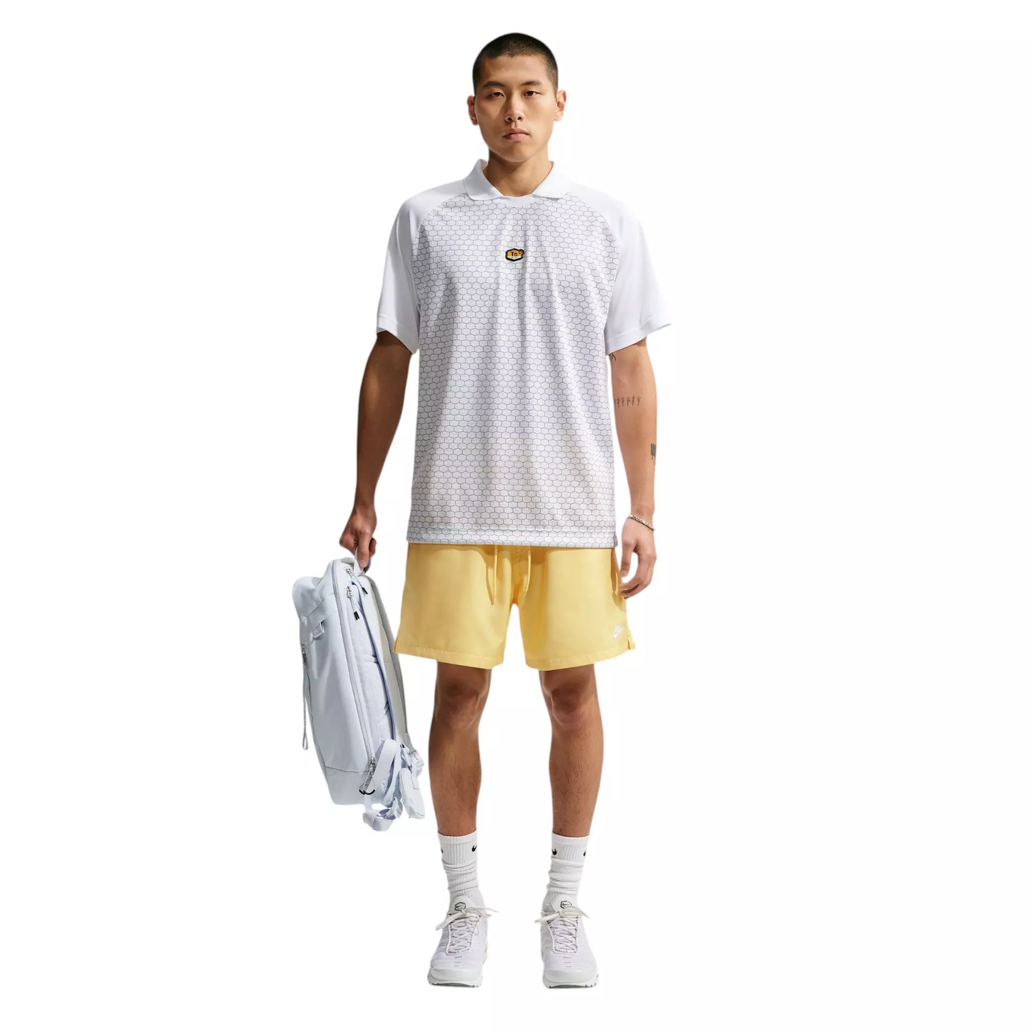 Nike Men's Club Woven Flow Shorts - YELLOW