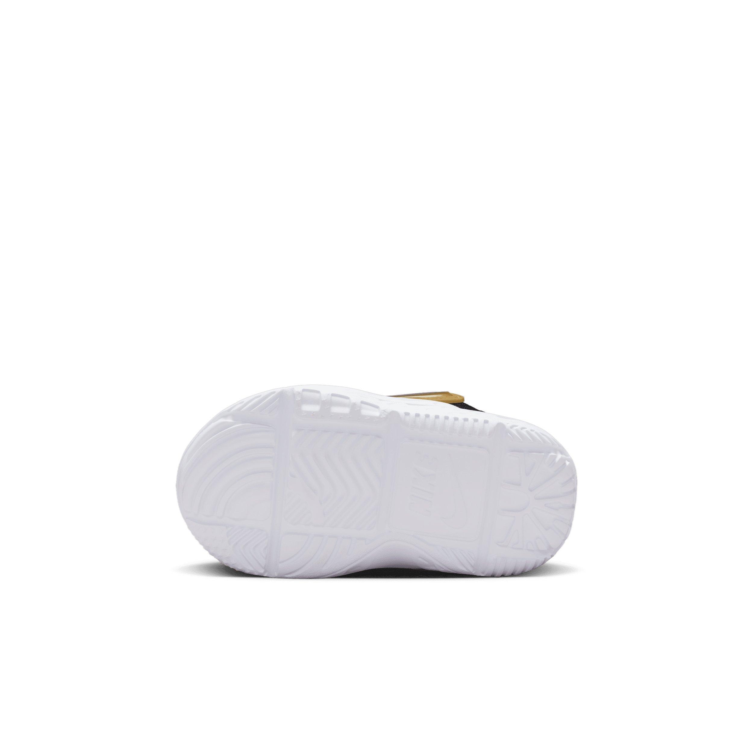 Nike Team Hustle D 12 Infant Boys' "Black/Metallic Gold/White/Black" Basketball Shoe