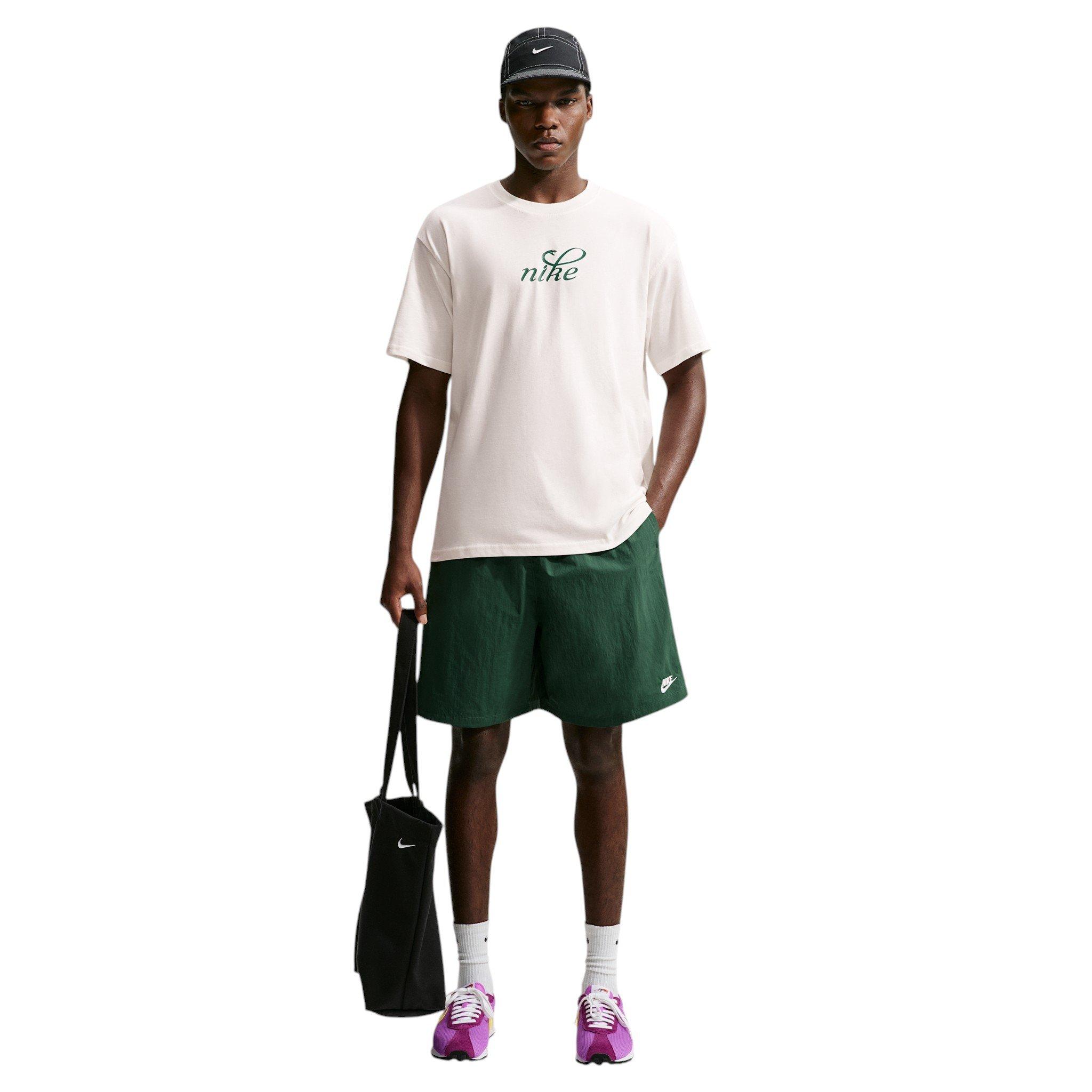 Nike Men's Sportswear Club Sport Shorts - GREEN