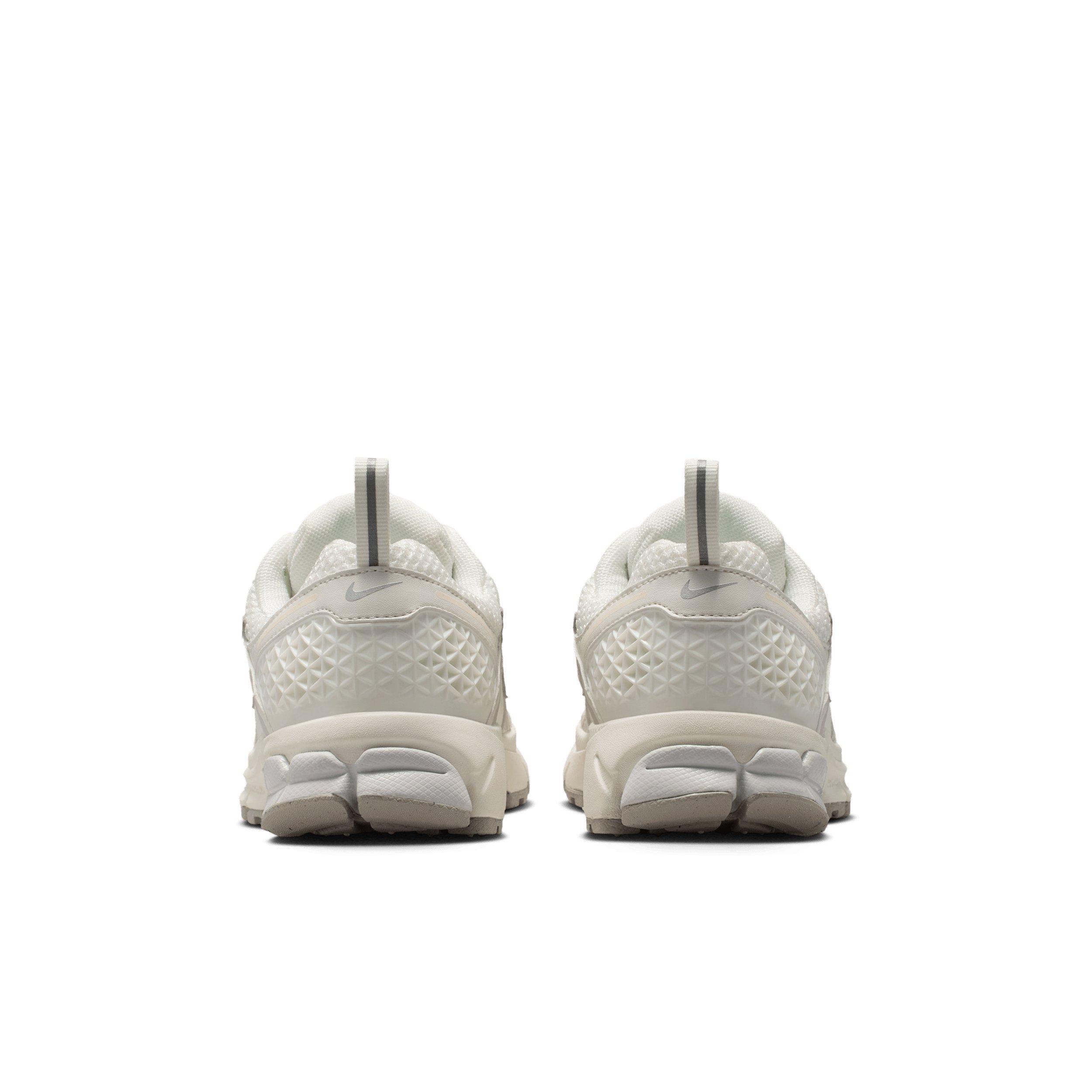 Nike Vomero 5 Grade School Girls' "Sail/Vast Grey/College Grey/Metallic Silver" Shoe