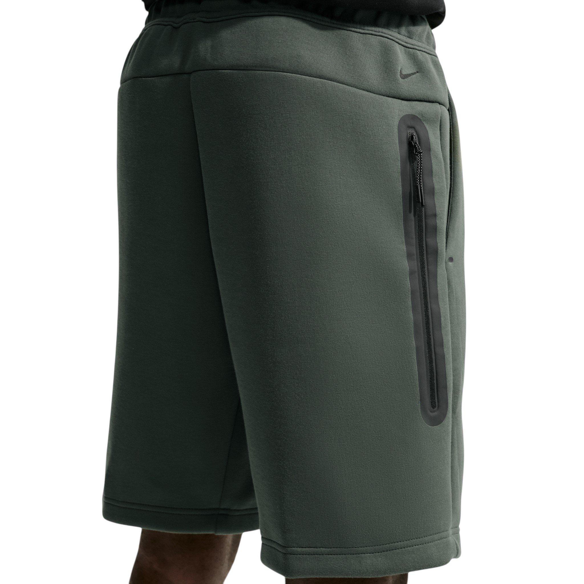 Nike Men's Tech Fleece Shorts - GREEN