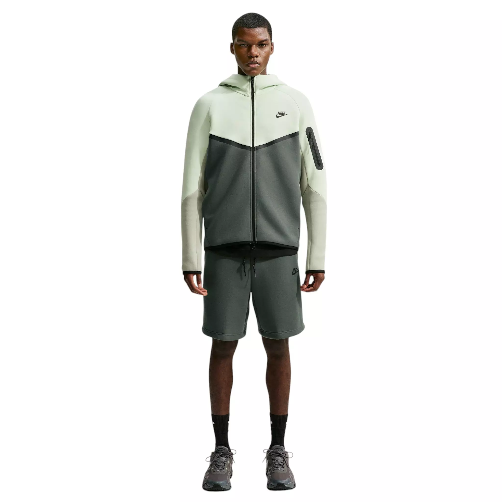 Nike Men's Tech Fleece Shorts - GREEN
