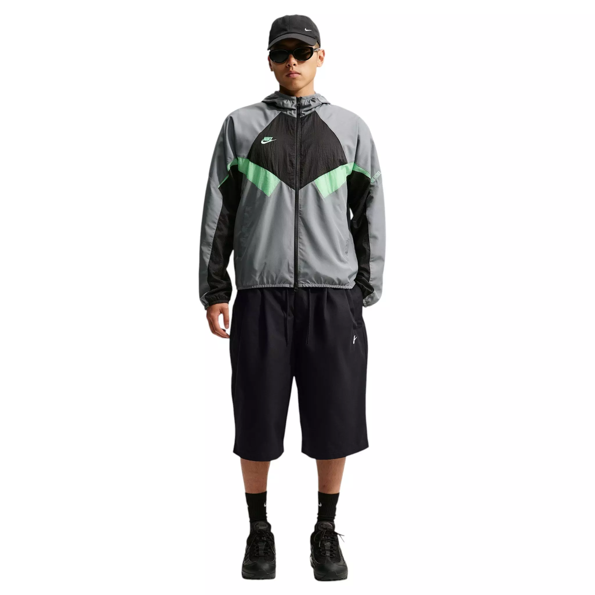 Nike Men's Club Straight Shorts - BLACK
