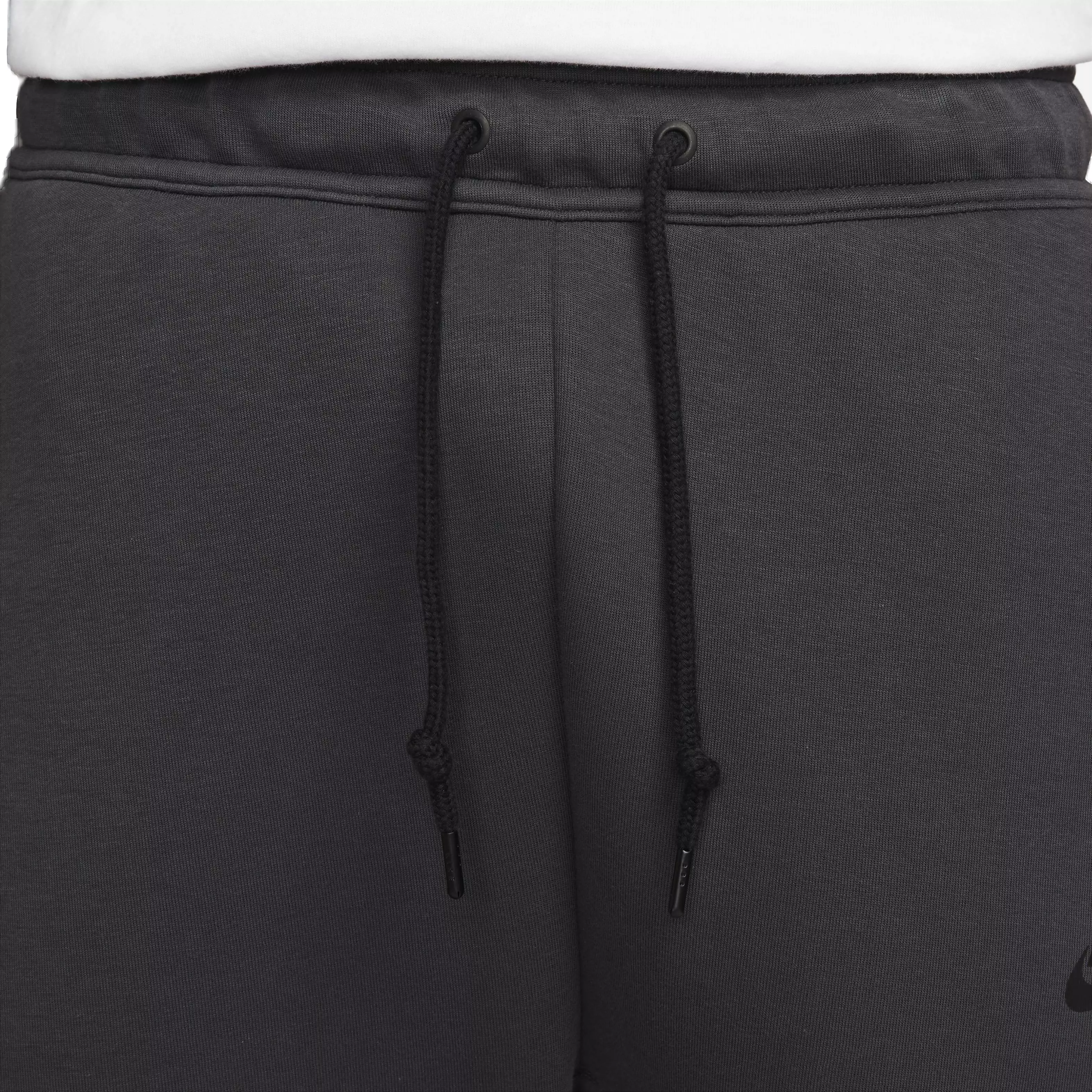 Nike Men's Tech Fleece Slim Fit Joggers - BLACK
