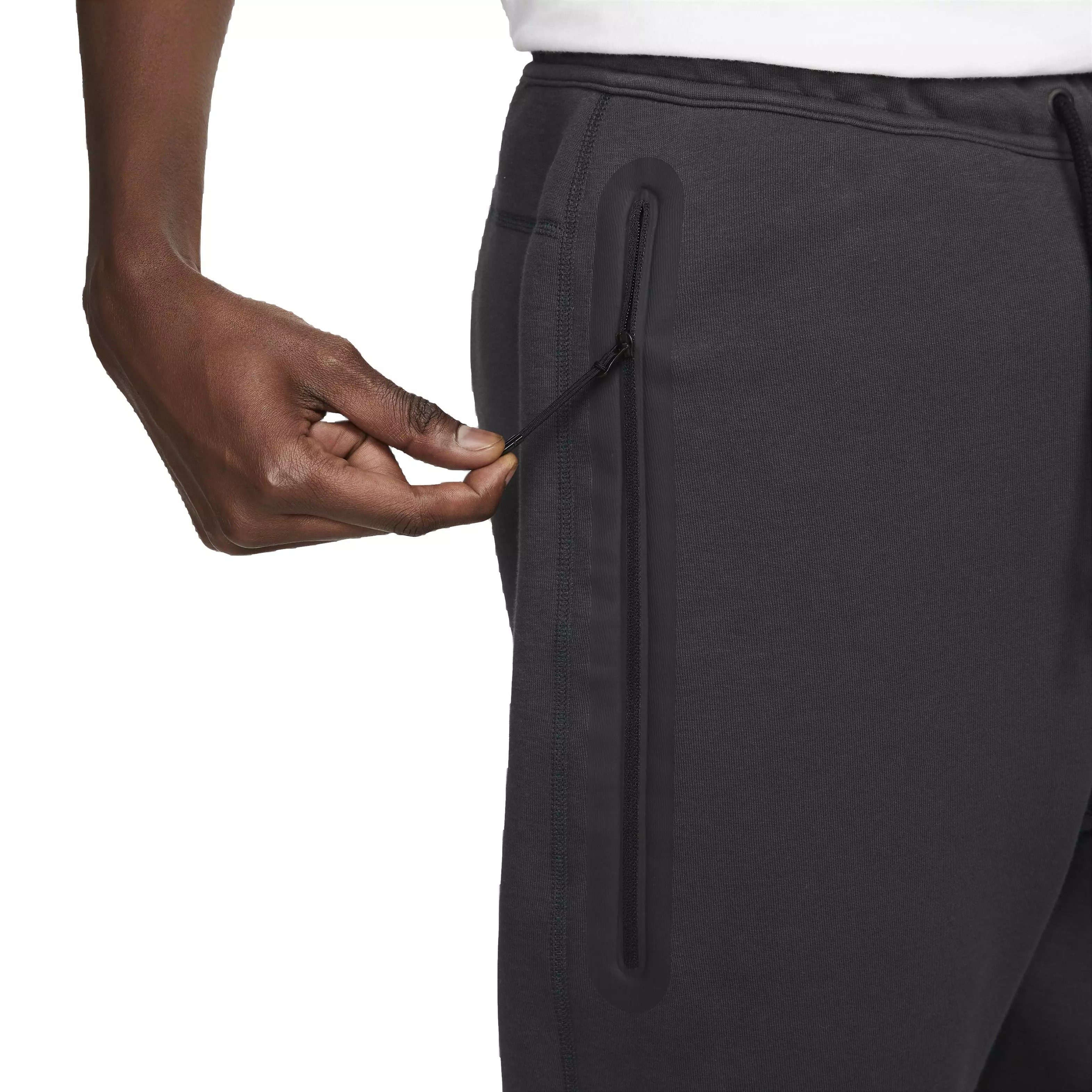 Nike Men's Tech Fleece Slim Fit Joggers - BLACK