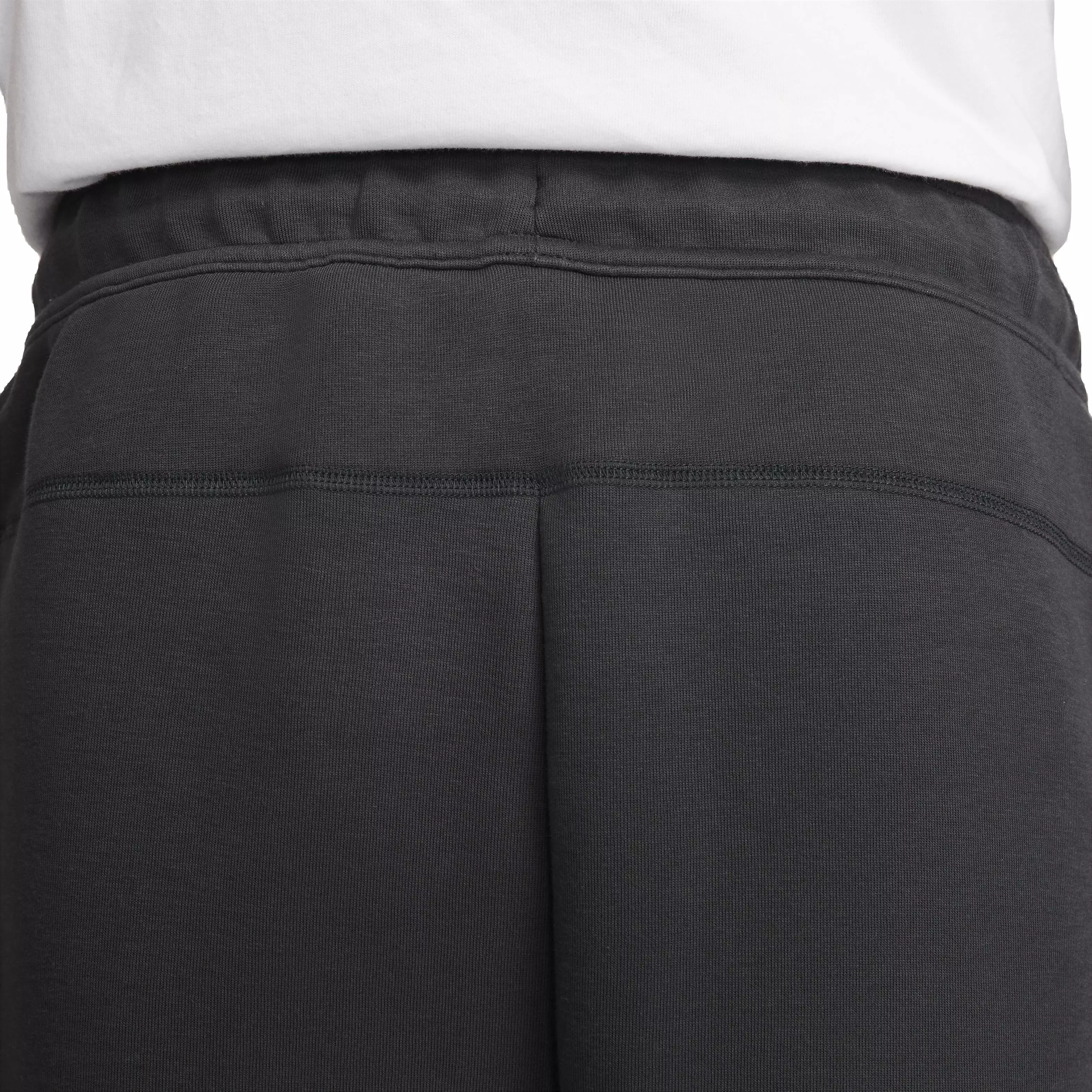 Nike Men's Tech Fleece Slim Fit Joggers - BLACK