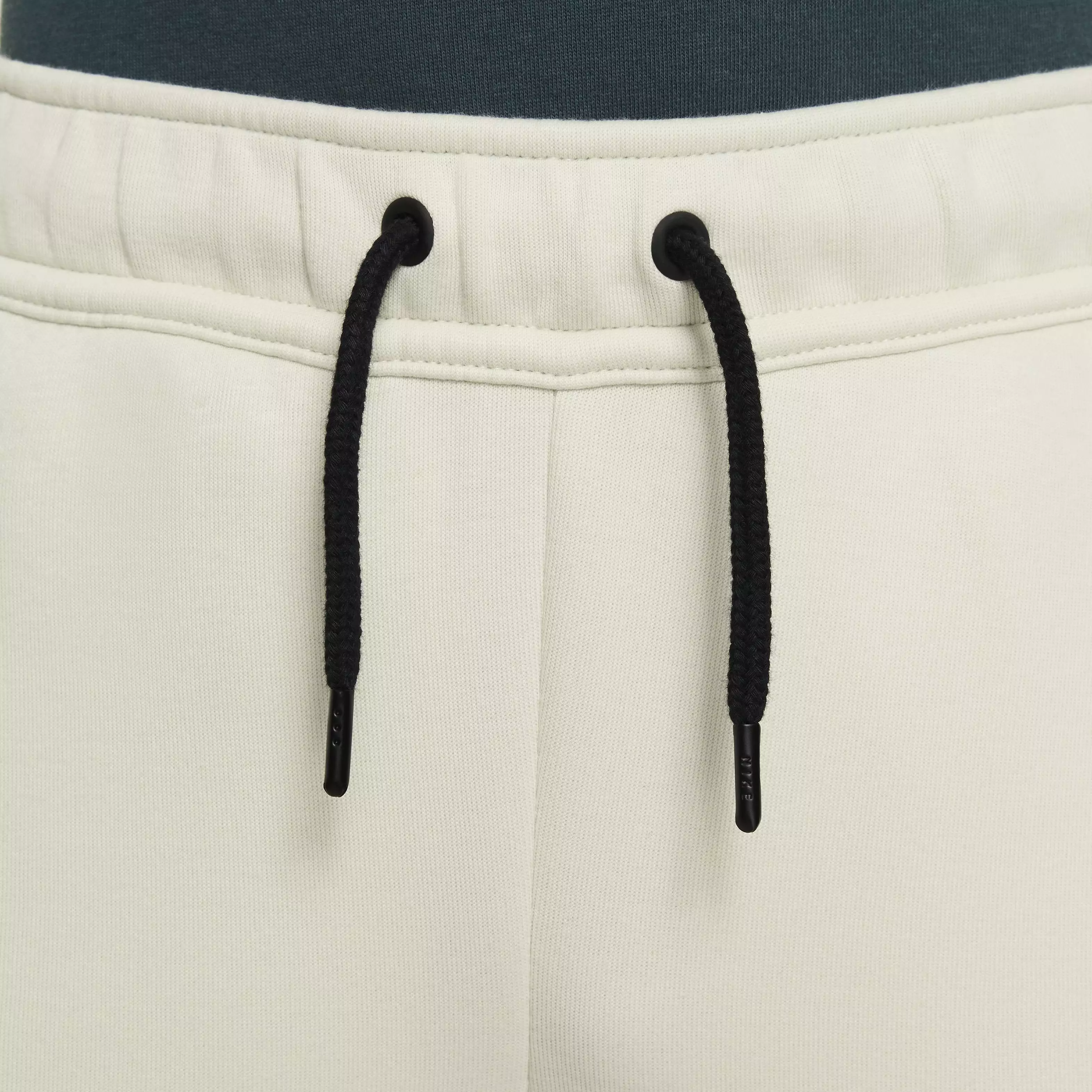 Nike Big Boys' Sportswear Tech Fleece Pant - CREAM