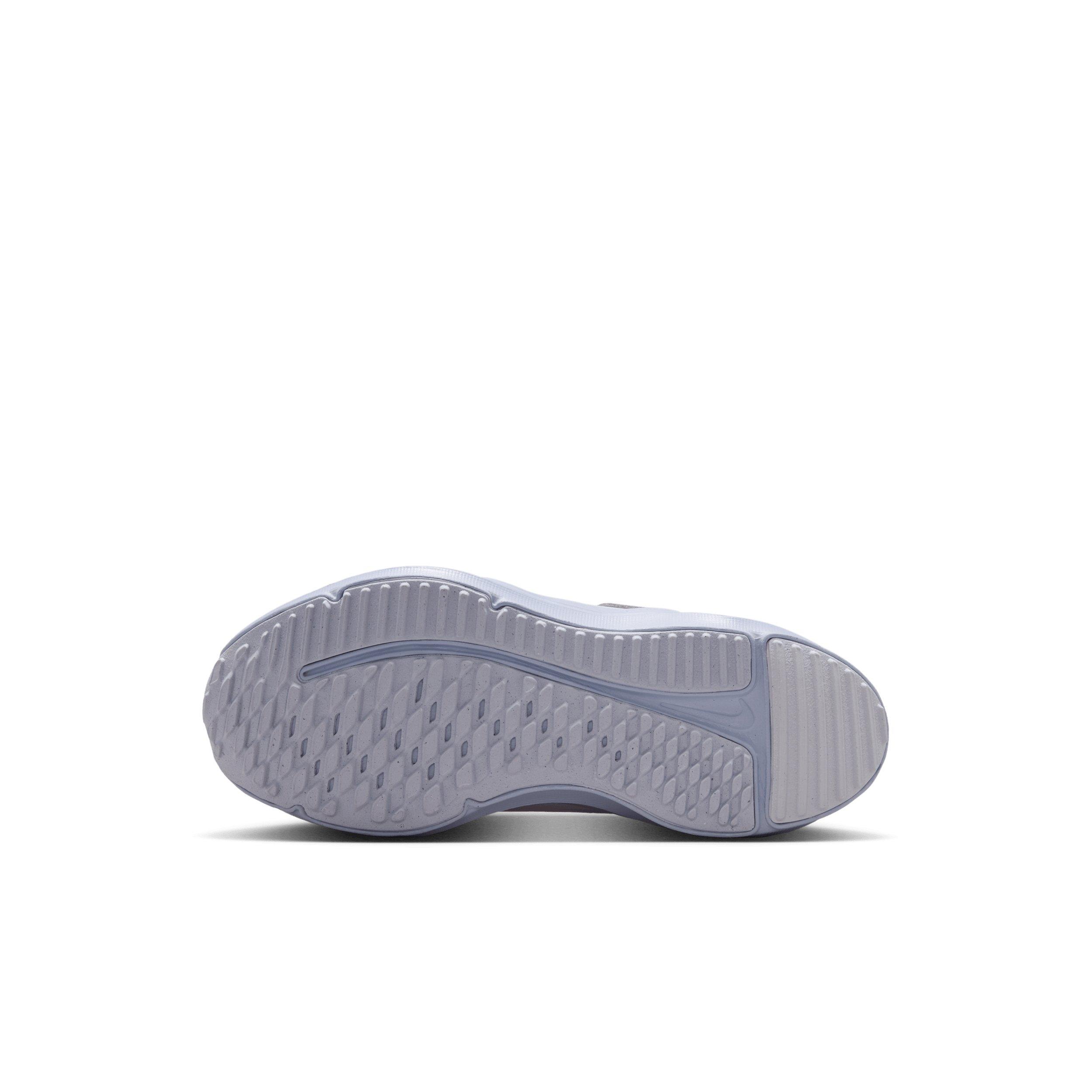 Nike Cosmic Runner Preschool Boys' "Platinum Tint/Ghost/Football Grey/Metallic Silver" Running Shoe
