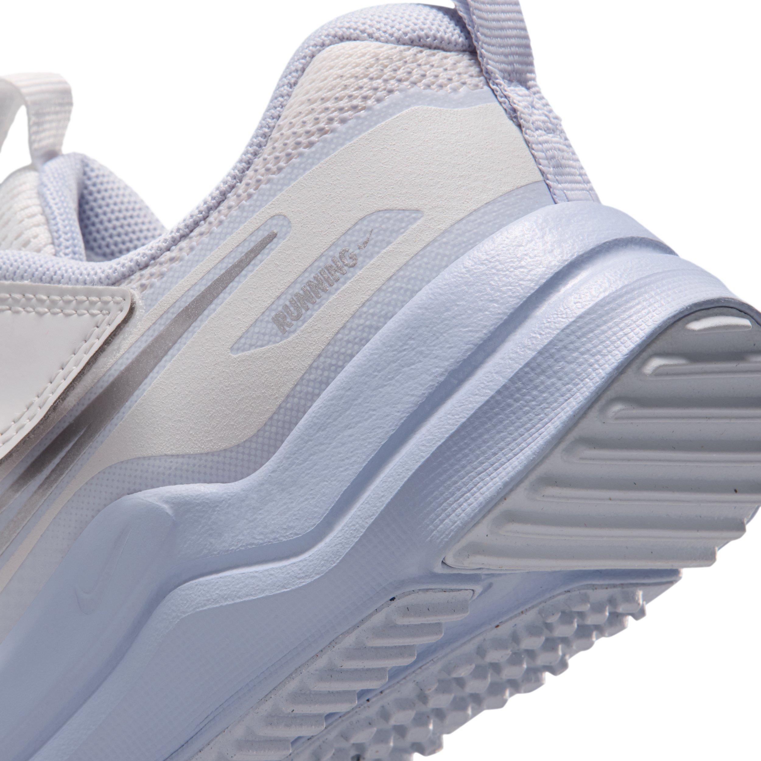 Nike Cosmic Runner Preschool Boys' "Platinum Tint/Ghost/Football Grey/Metallic Silver" Running Shoe