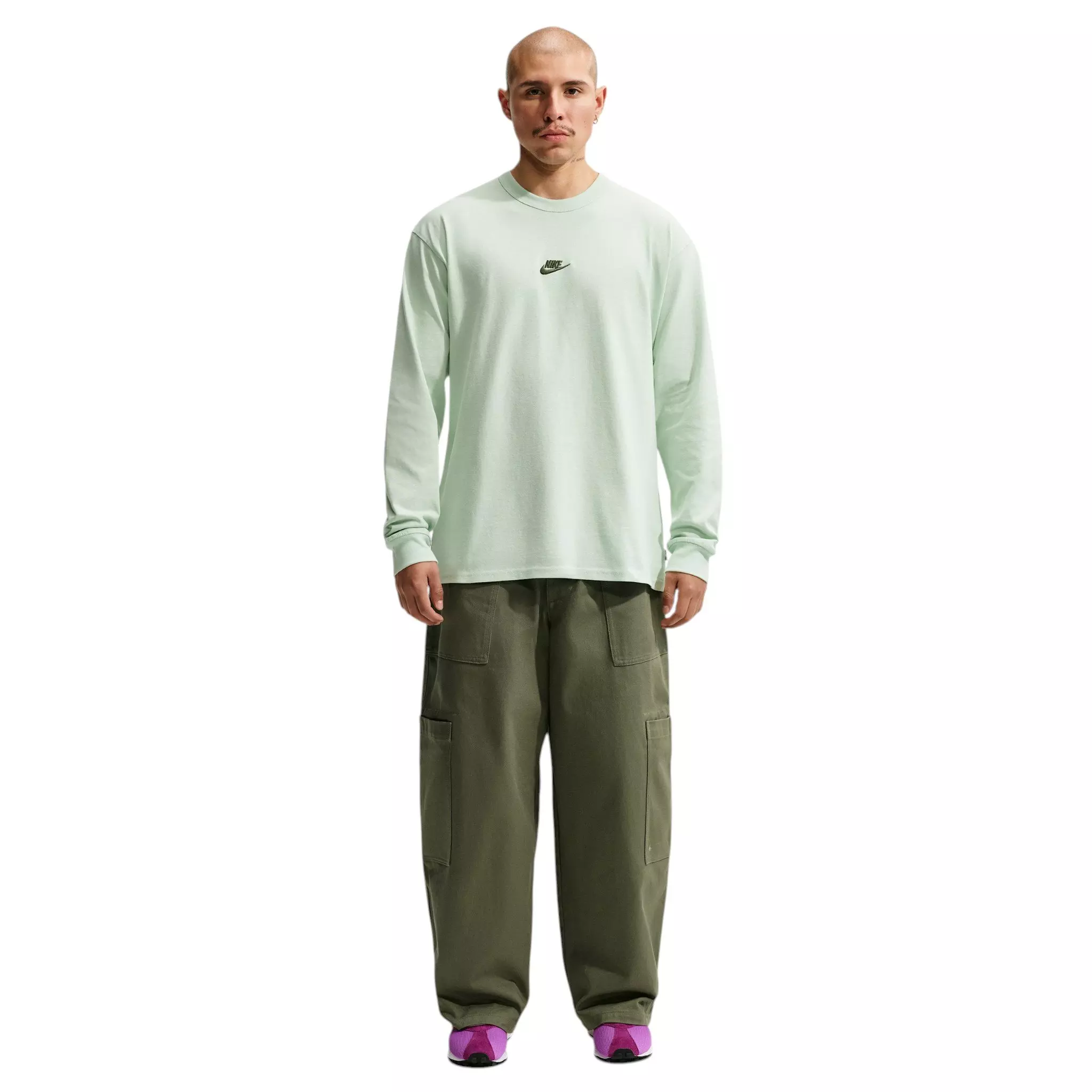 Nike Men's Sportswear Premium Essentials Long-Sleeve T-Shirt - GREEN