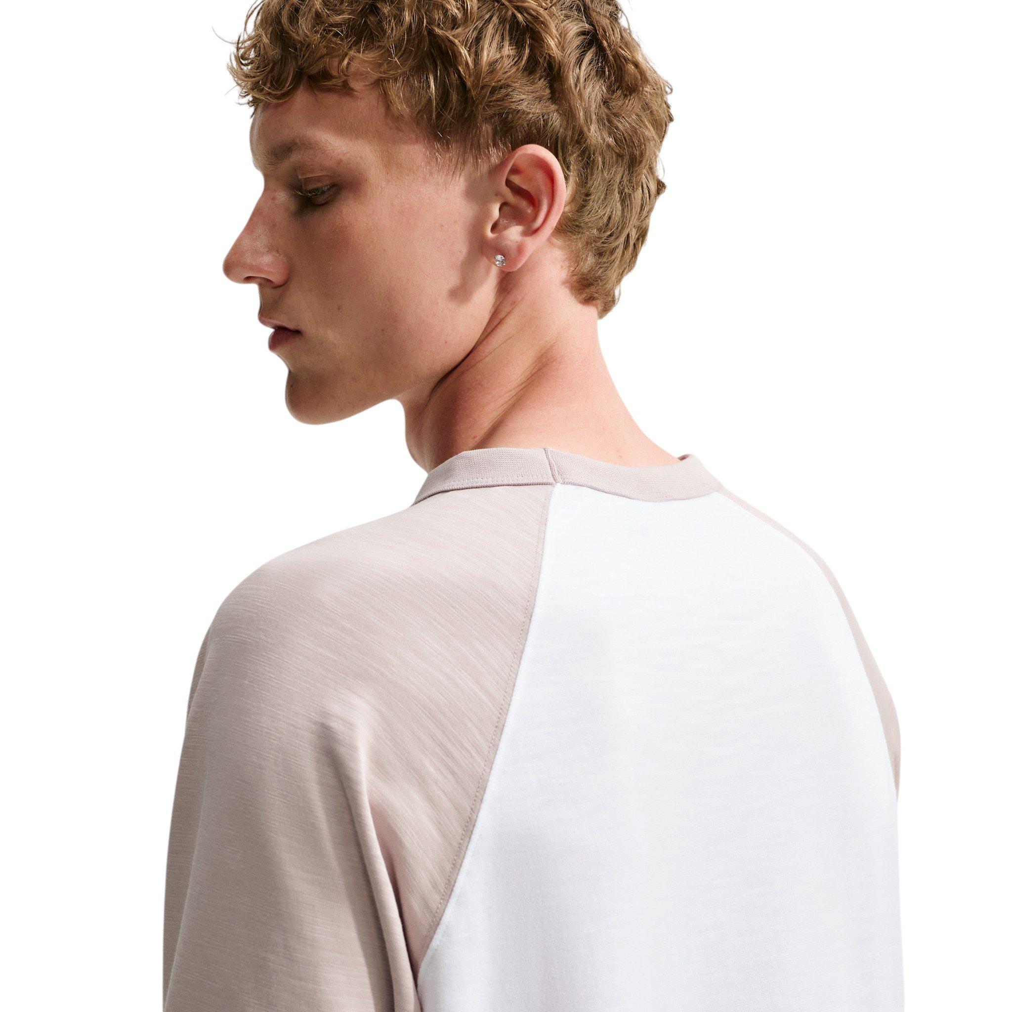 Nike Men's Sportswear Club 3/4-Sleeve Raglan Top - Moon Particle/White/Moon Particle - MOON/WHITE/MOON Thumbnail View 2