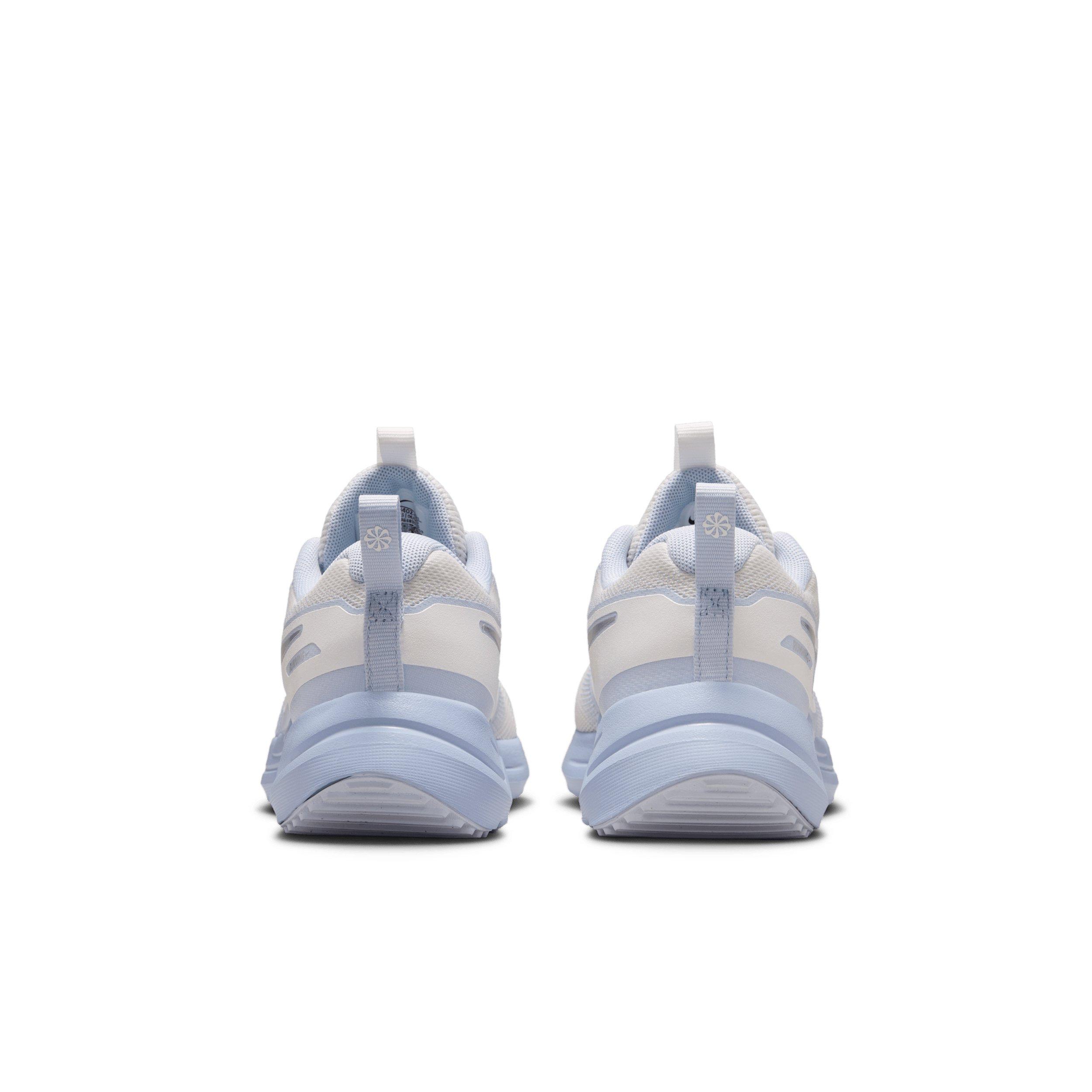 Nike Cosmic Runner Grade School Boys' "Platinum Tint/Ghost/Football Grey/Silver" Running Shoe