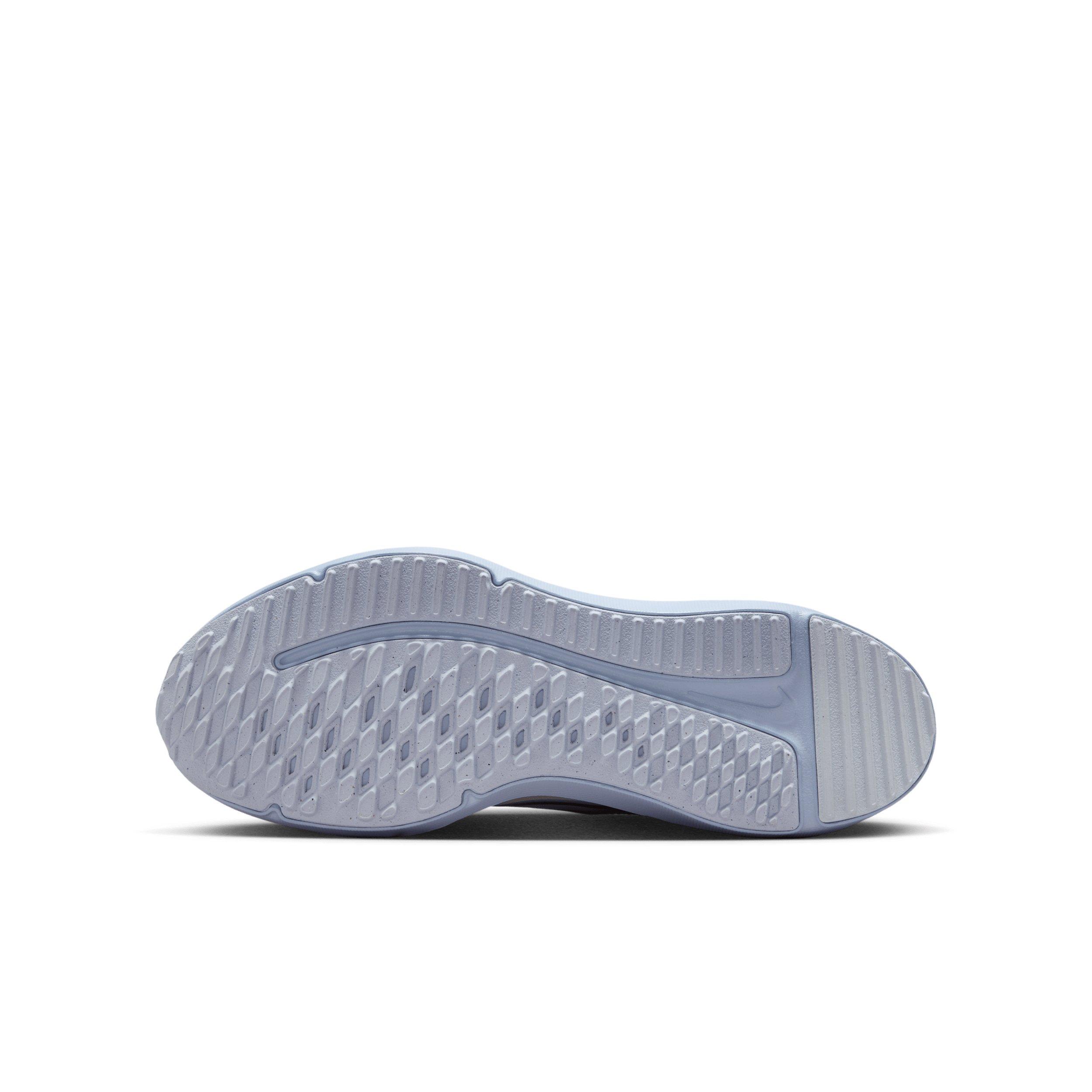 Nike Cosmic Runner Grade School Boys' "Platinum Tint/Ghost/Football Grey/Silver" Running Shoe