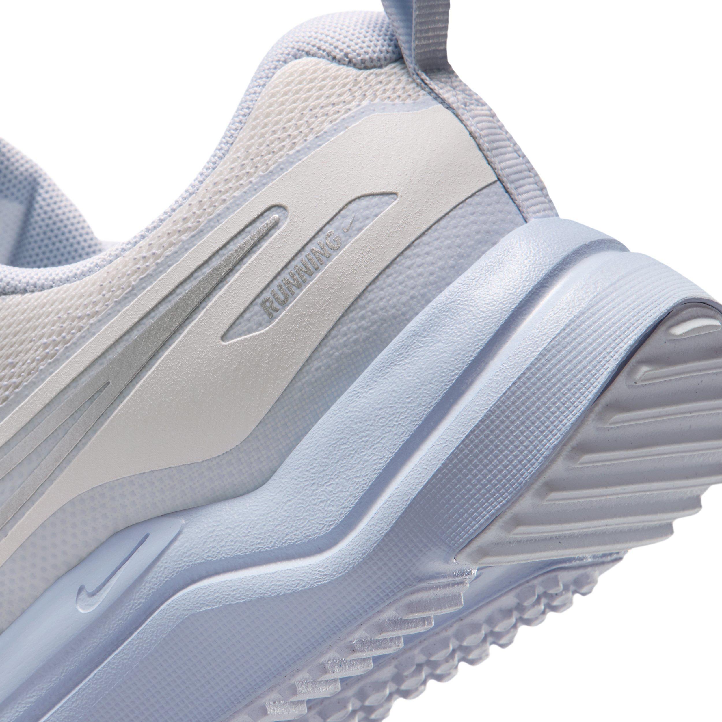 Nike Cosmic Runner Grade School Boys' "Platinum Tint/Ghost/Football Grey/Silver" Running Shoe