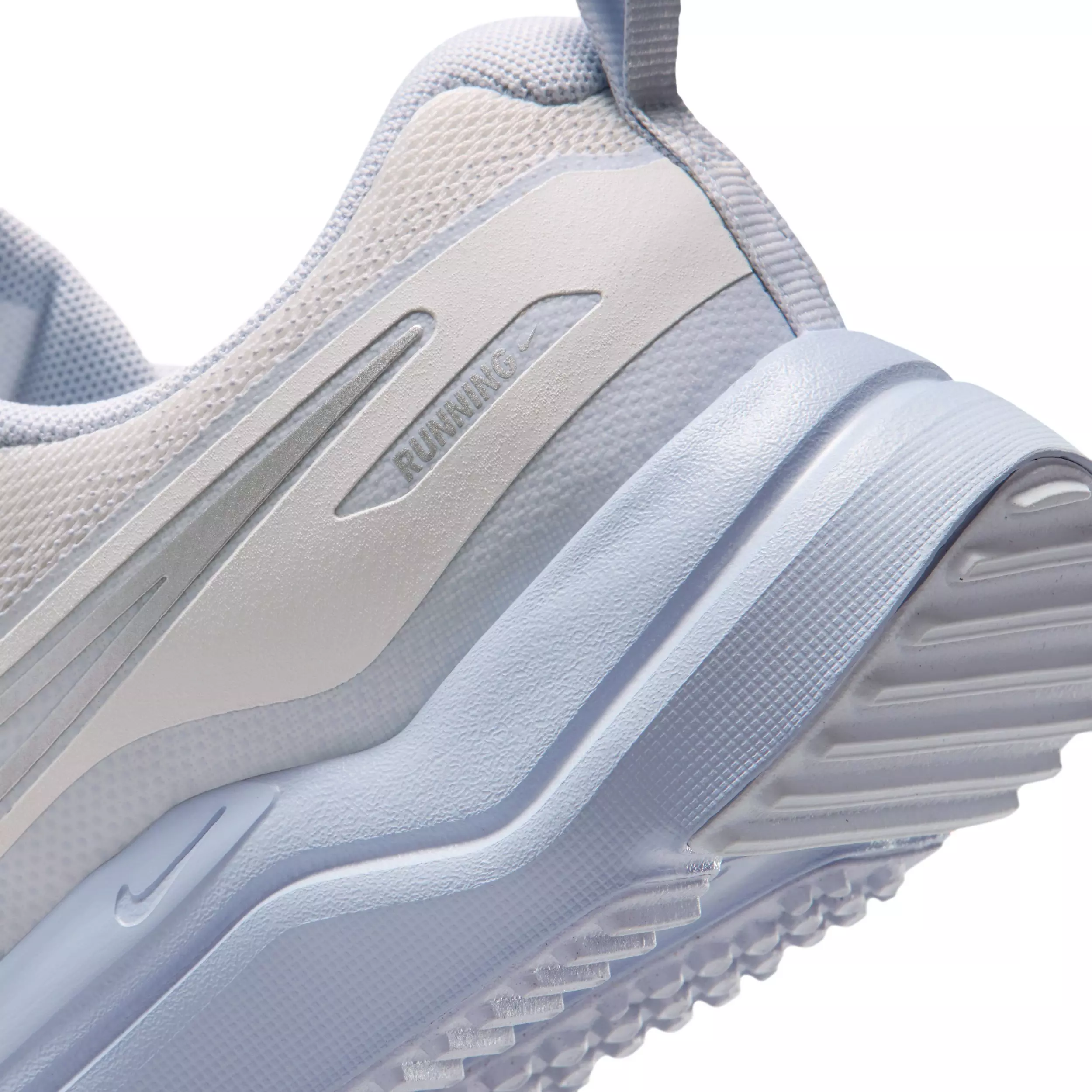 Nike Cosmic Runner "Platinum Tint/Ghost/Football Grey/Silver" Grade School Boys' Running Shoe - PLATINUM/GHOST/GREY/SILVER