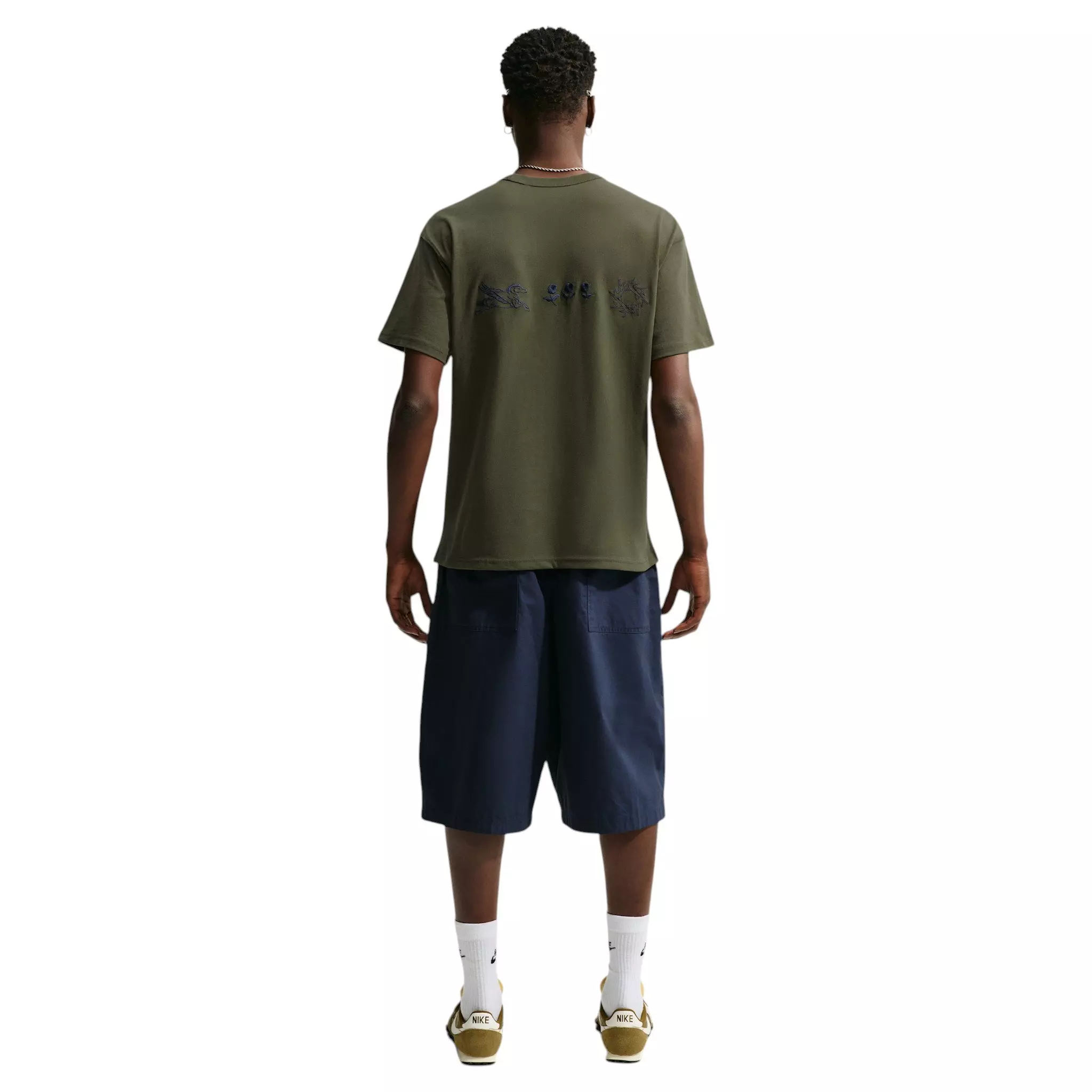 Nike Men's Sportswear Embroidered Premium Essentials T-Shirt - GREEN