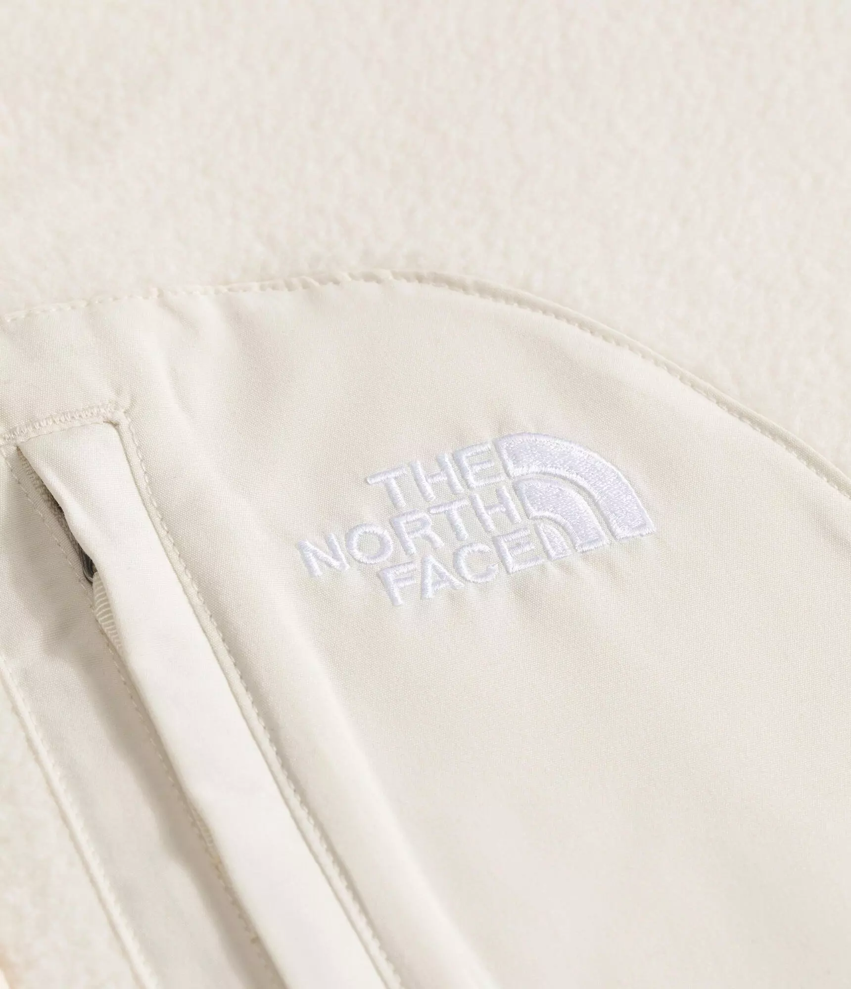 The North Face Women's Yumiori Off Peak 1/2 Zip Jacket - White - WHITE