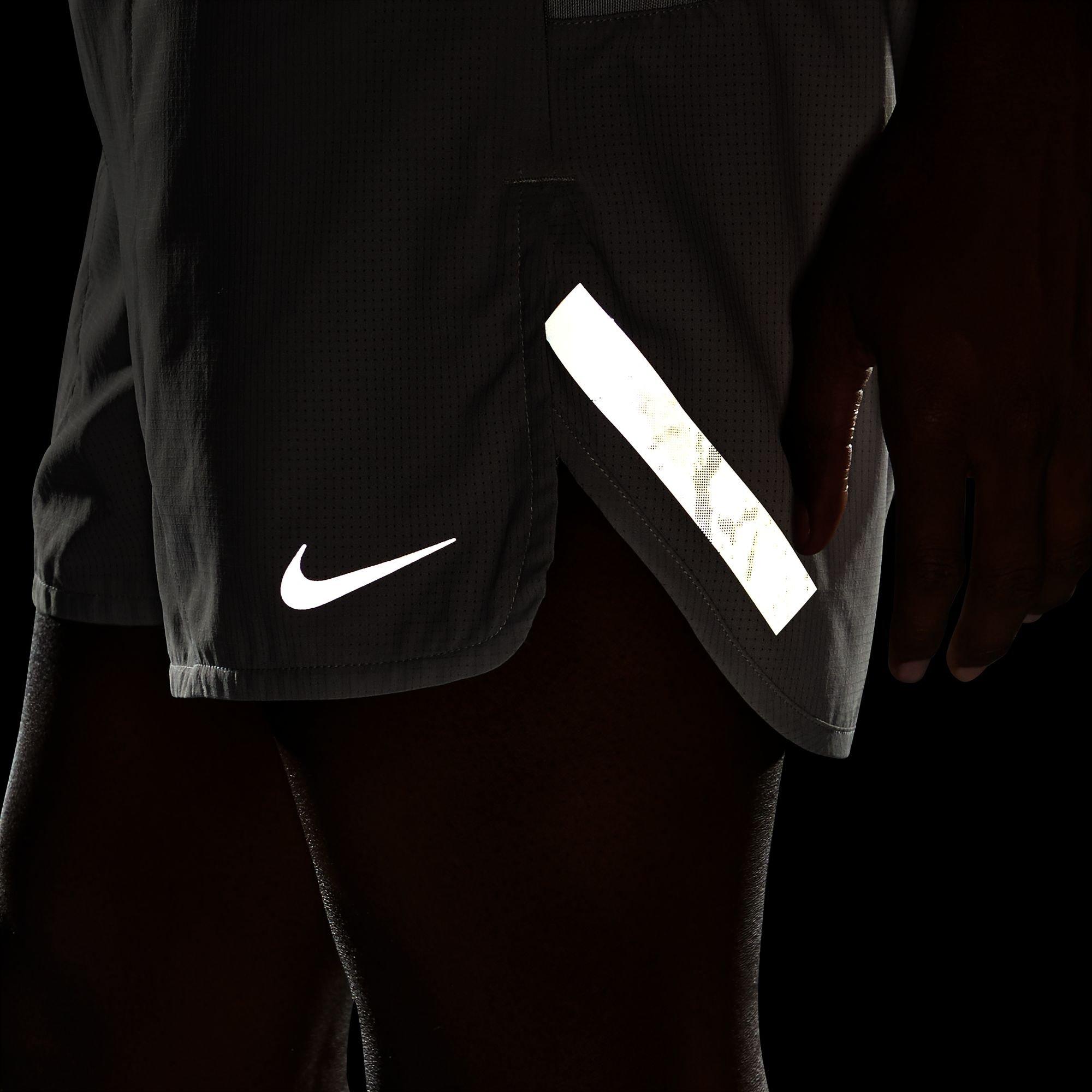 Nike Men's Dri-FIT ADV 4" Brief-Lined Run Divison Pinnacle Shorts - GREY Thumbnail View 3