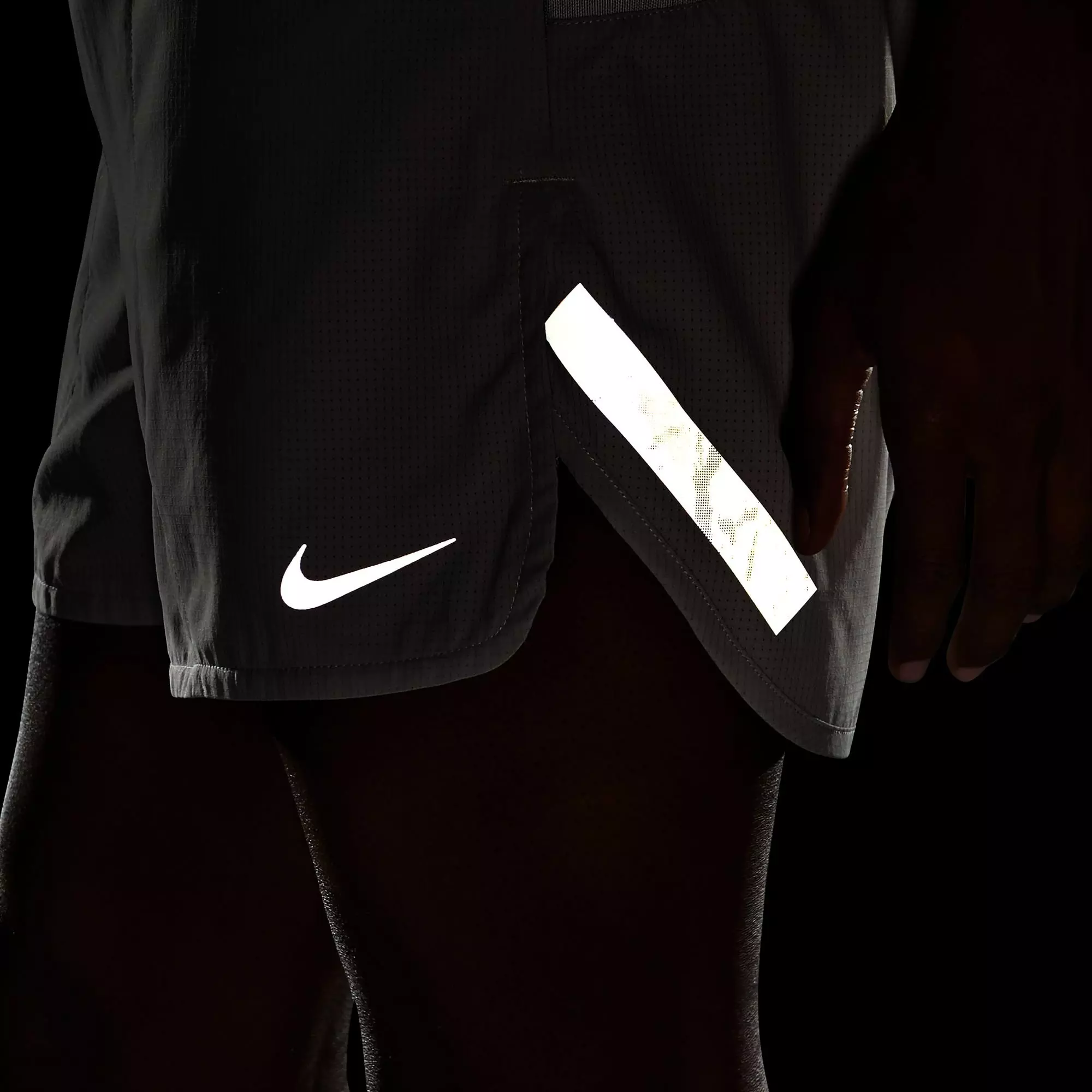 Nike Men's Dri-FIT ADV 4" Brief-Lined Run Divison Pinnacle Shorts - GREY