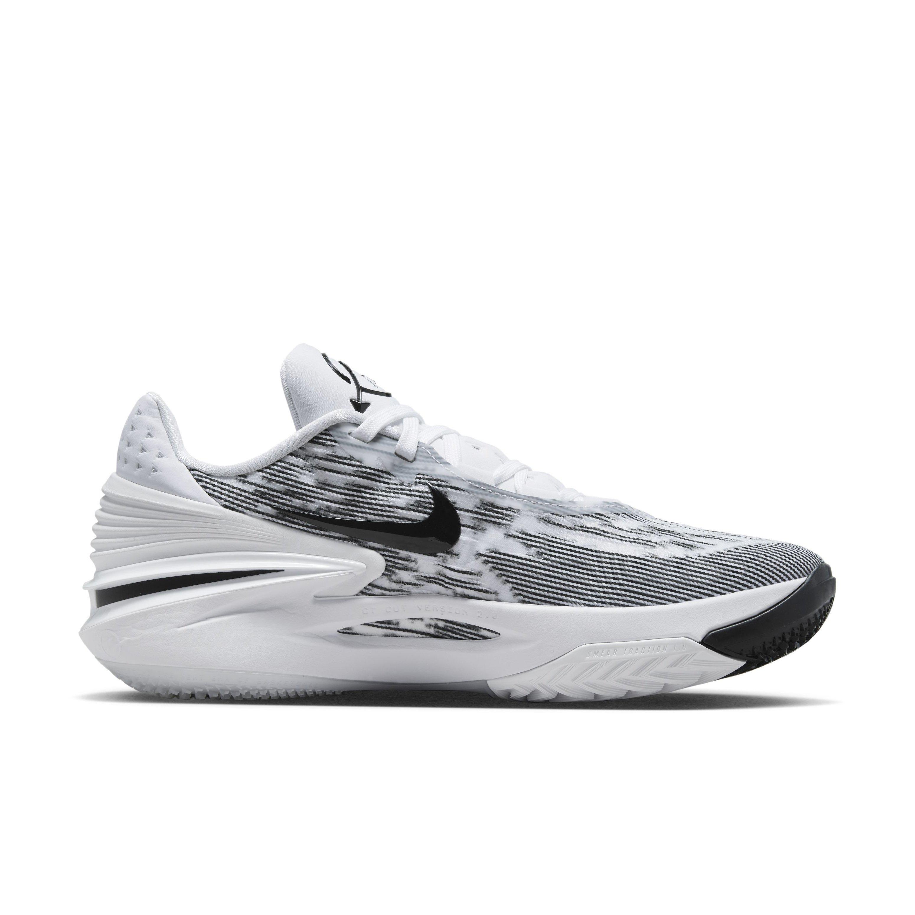 White nike best sale basketball sneakers