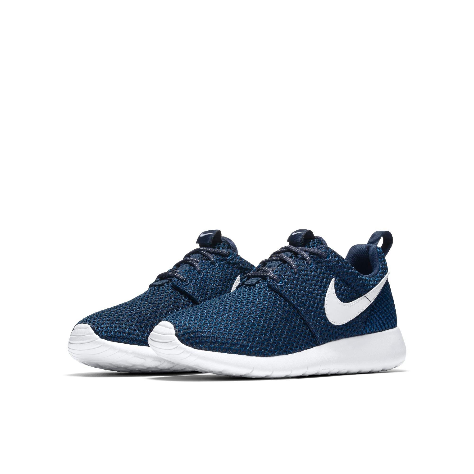 nike roshe one grade school