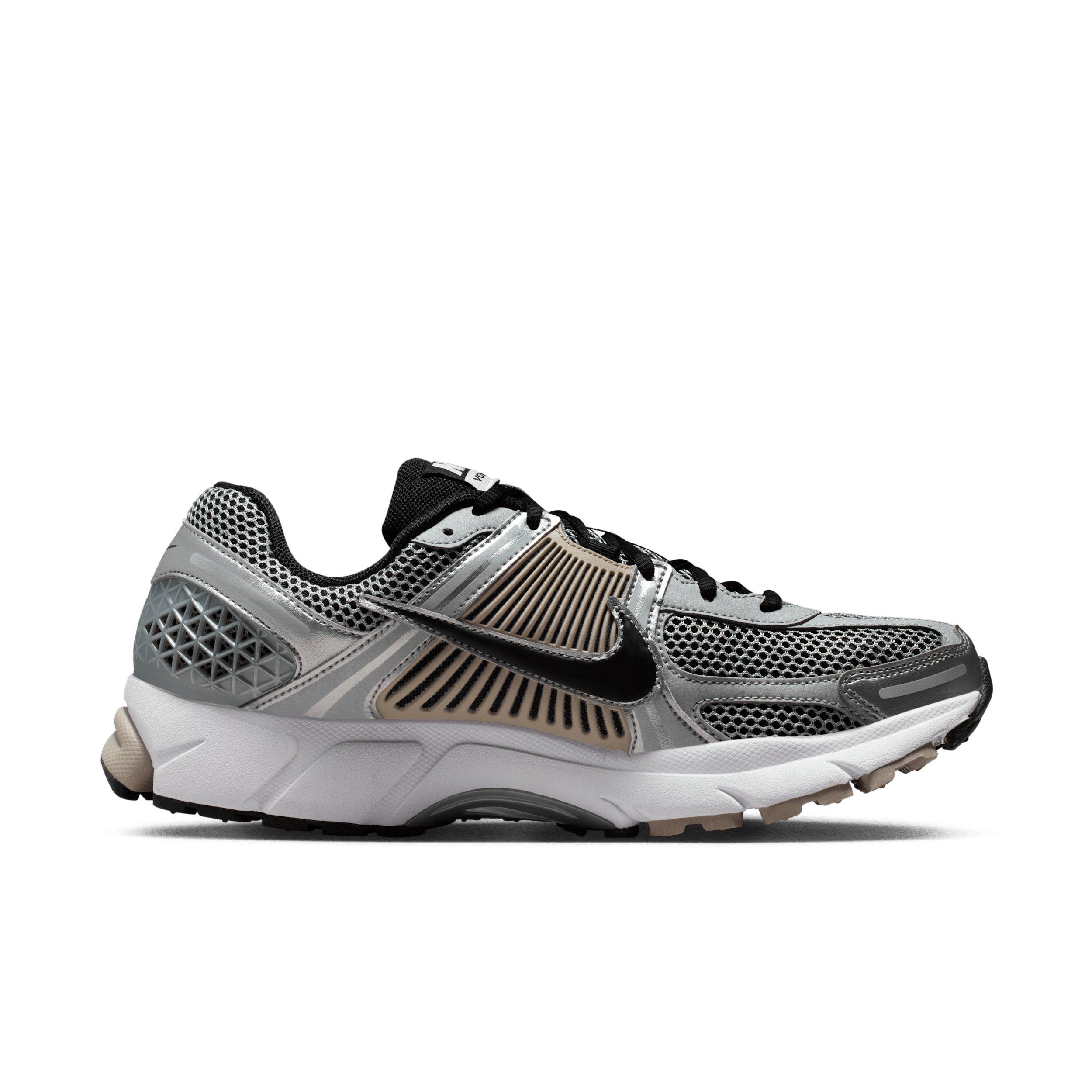 Nike Zoom Vomero 5 "Metallic Silver/College Grey/Black" Men's Shoe - SILVER/GREY/BLACK Thumbnail View 1
