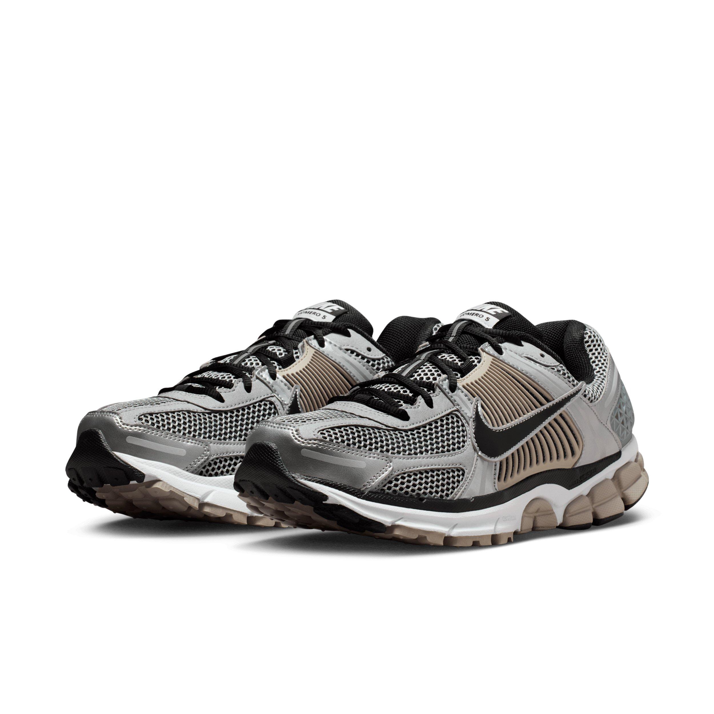 Nike Zoom Vomero 5 "Metallic Silver/College Grey/Black" Men's Shoe - SILVER/GREY/BLACK Thumbnail View 3
