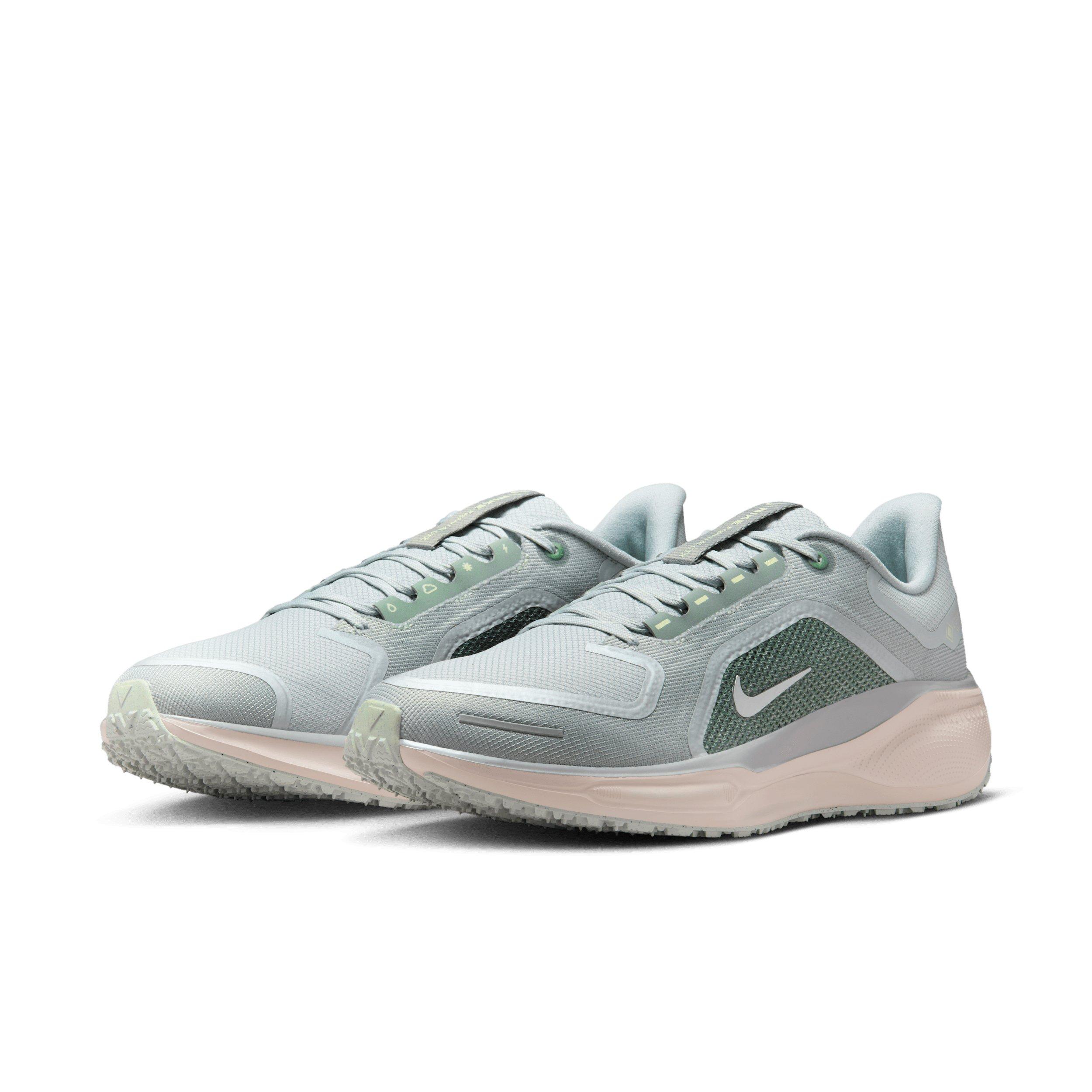 Nike Pegasus 41 GORE-TEX "Light Pumice/Pure Platinum/Silt Red/Metallic Silver" Men's Running Shoe - LT PUMICE/PLATINUM/RED/SILVER Thumbnail View 3