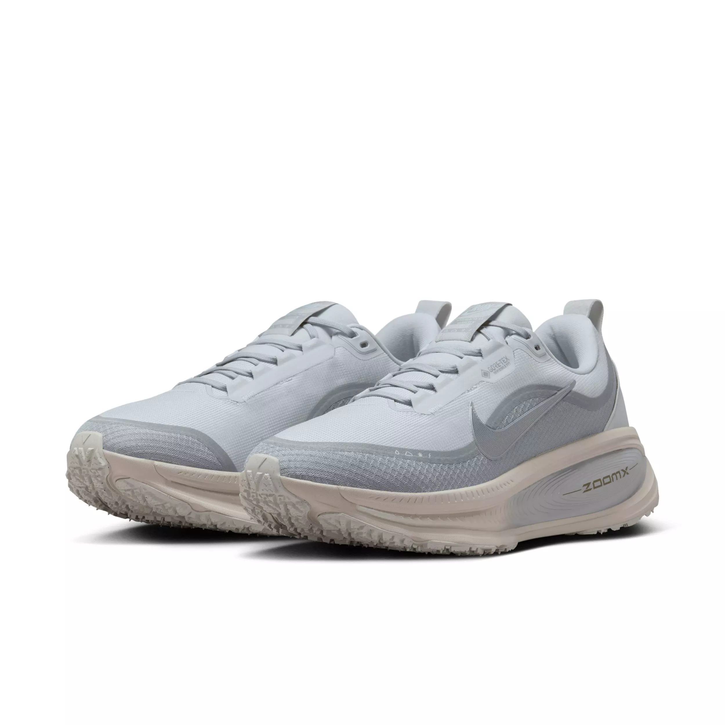 Nike Vomero 18 GORE-TEX "Pure Platinum/Light Pumice/Barely Green/Metallic Silver" Men's Running Shoe - PLATINUM/LT PUMICE/GREEN/SILVER