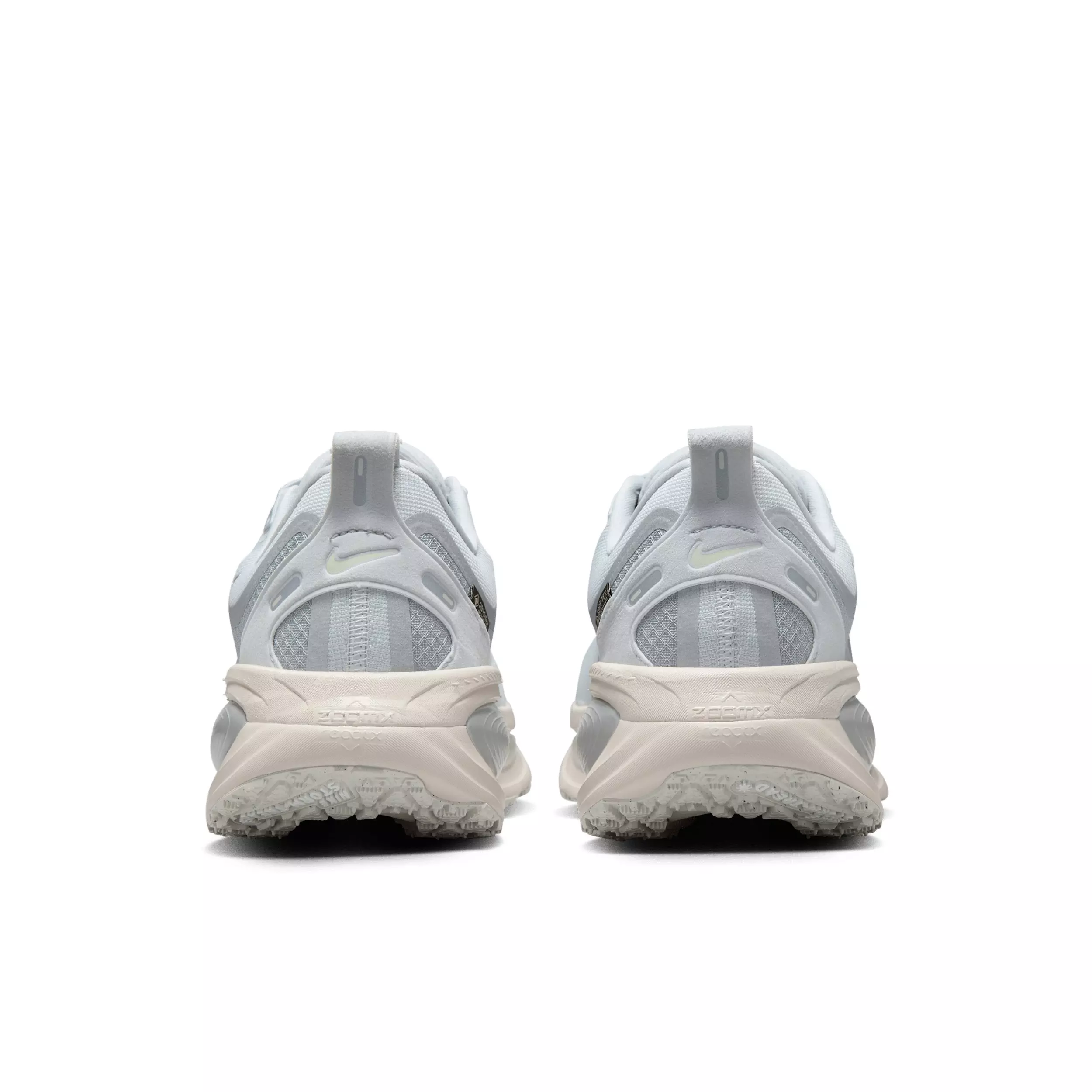 Nike Vomero 18 GORE-TEX "Pure Platinum/Light Pumice/Barely Green/Metallic Silver" Men's Running Shoe - PLATINUM/LT PUMICE/GREEN/SILVER