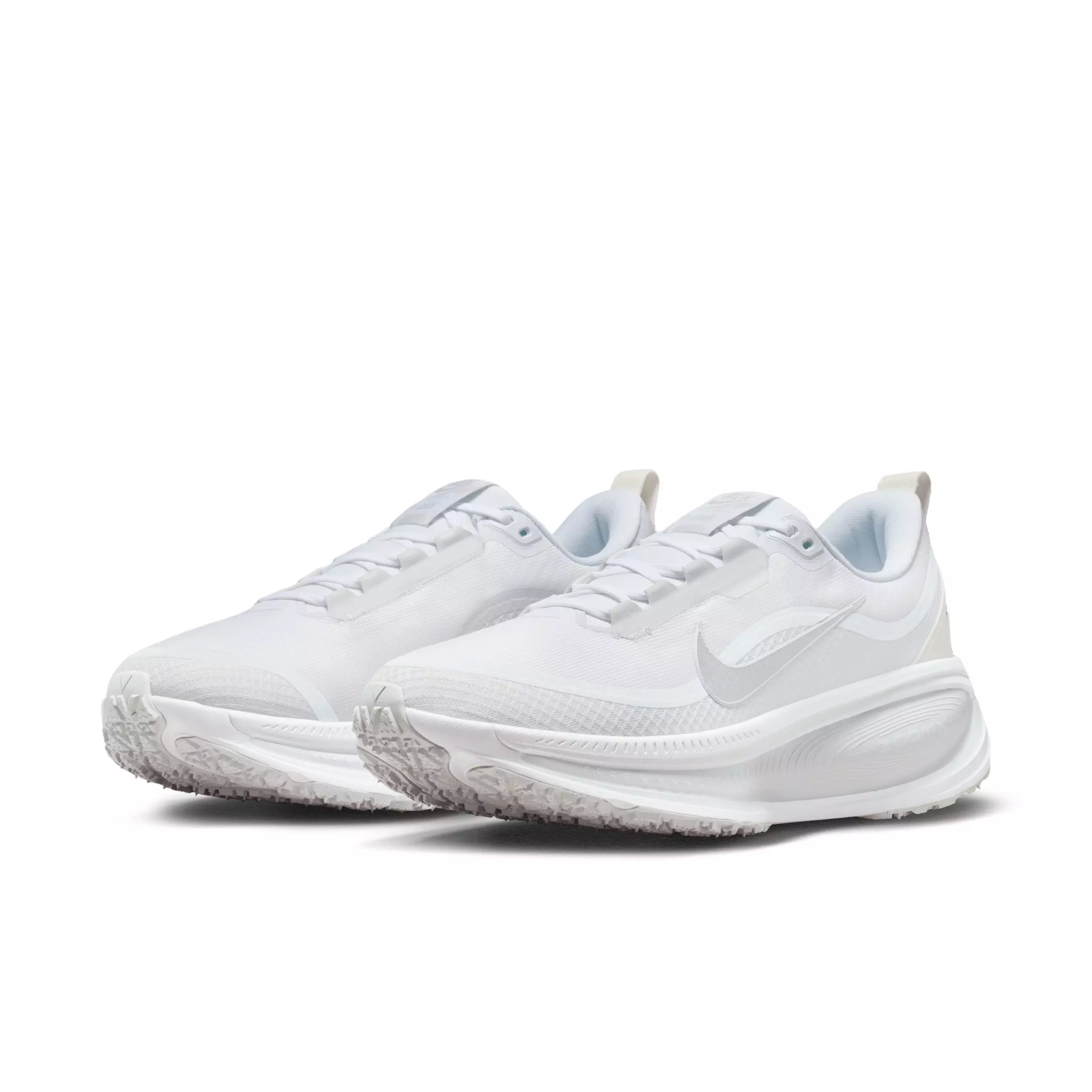 Nike Vomero 18 GORE-TEX "White/Pure Platinum" Men's Running Shoe - WHITE/PLATINUM
