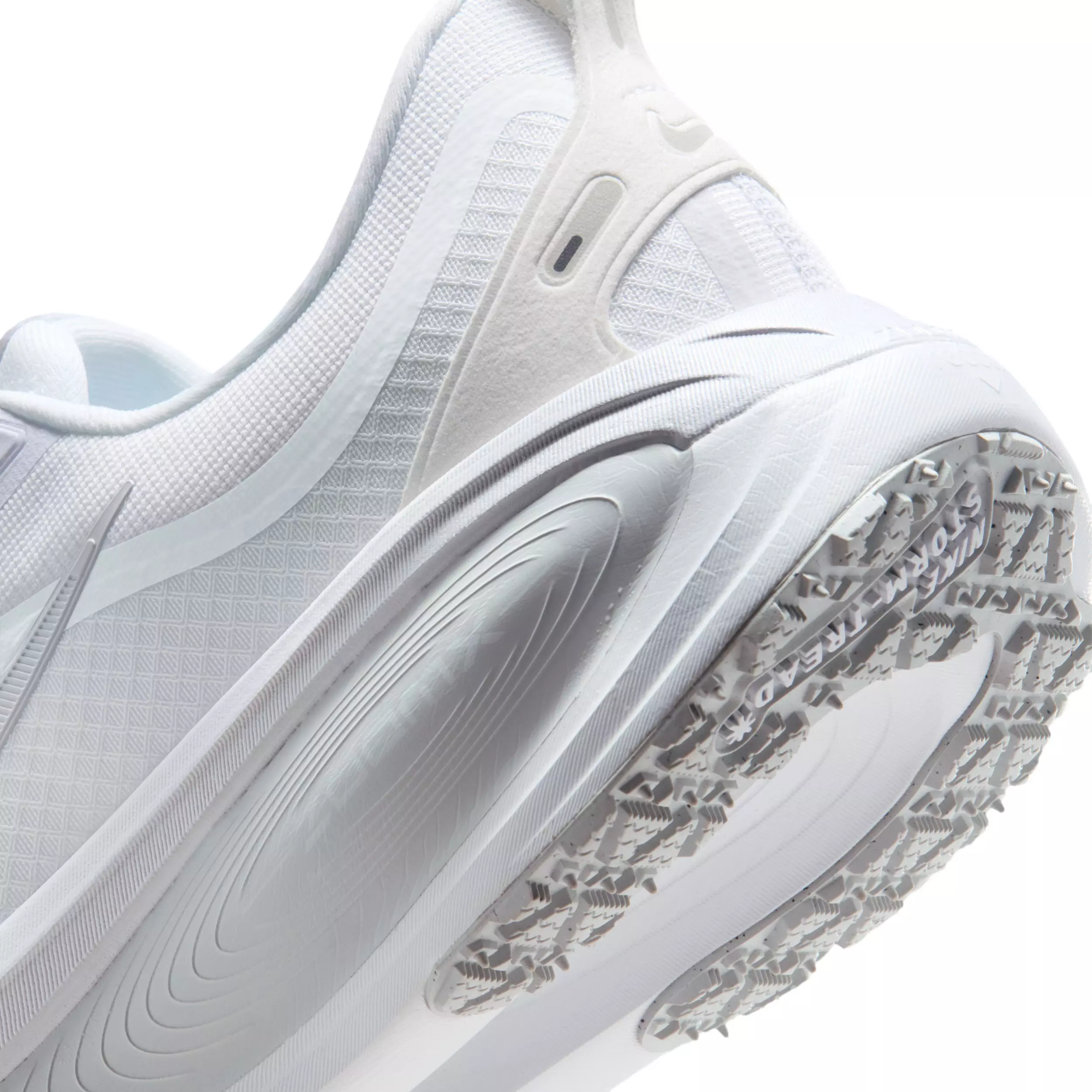 Nike Vomero 18 GORE-TEX "White/Pure Platinum" Men's Running Shoe - WHITE/PLATINUM